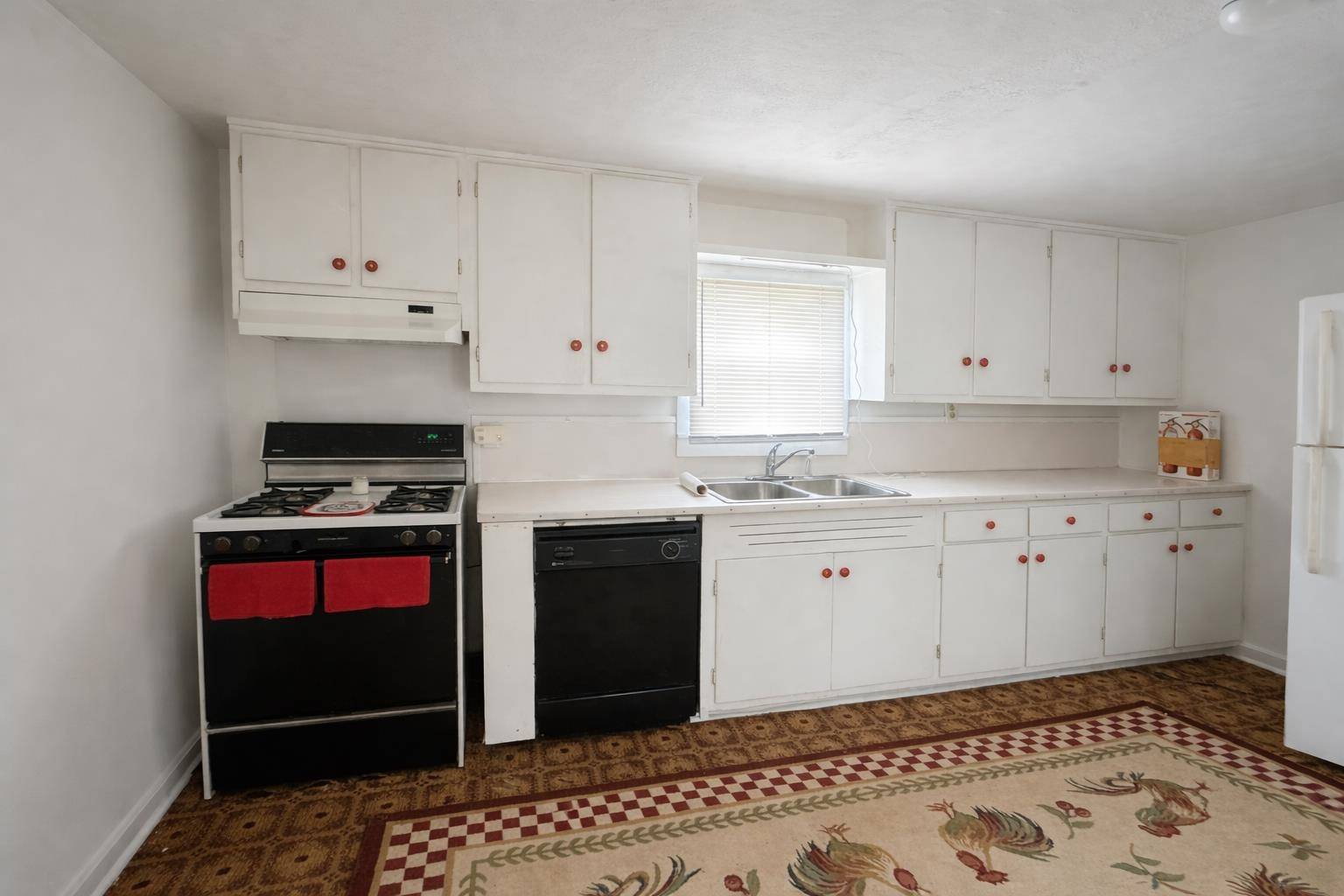 509 E Austin, Llano, TX 78643