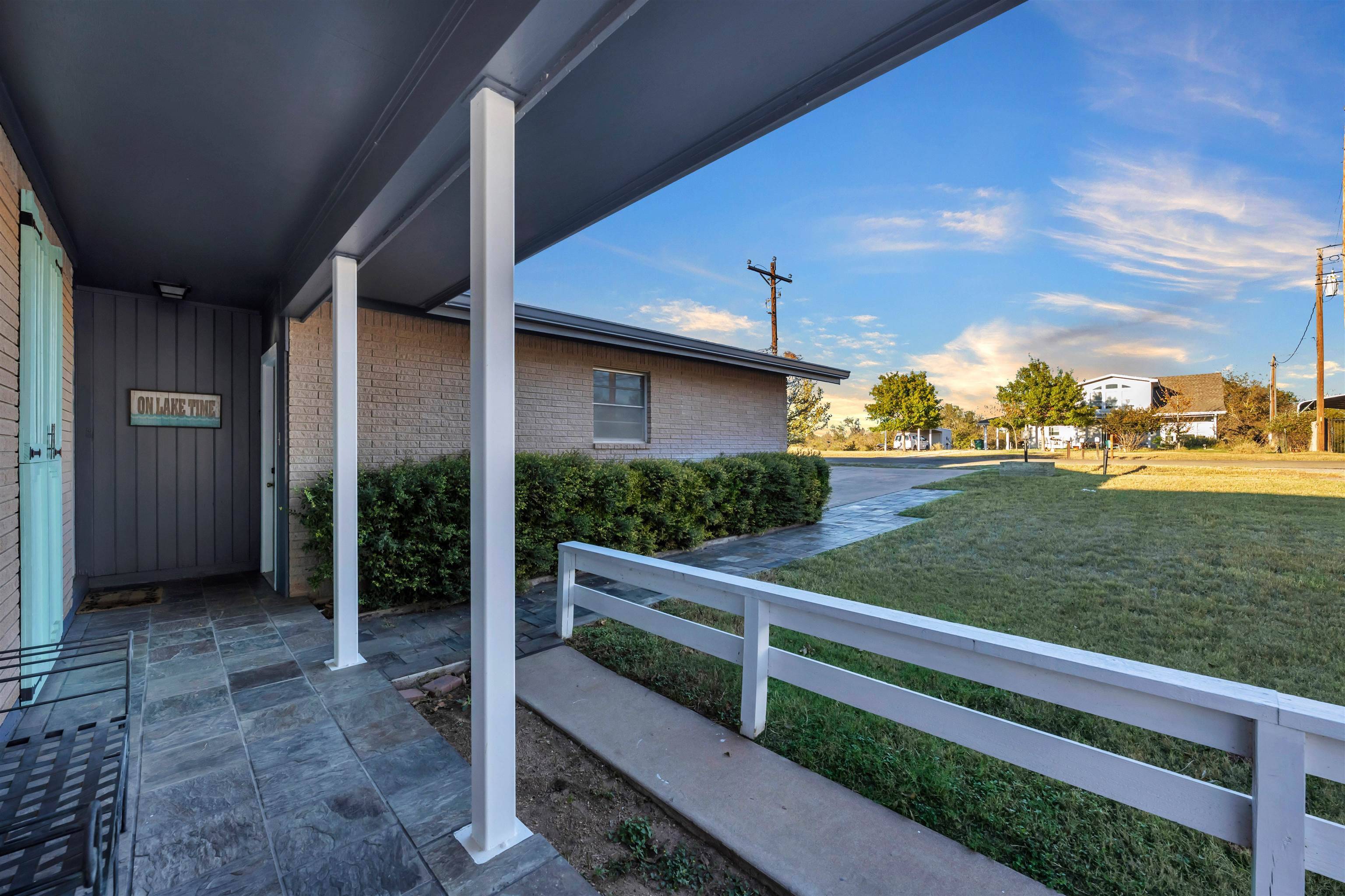 4540 River Oaks, Kingsland, TX 78639