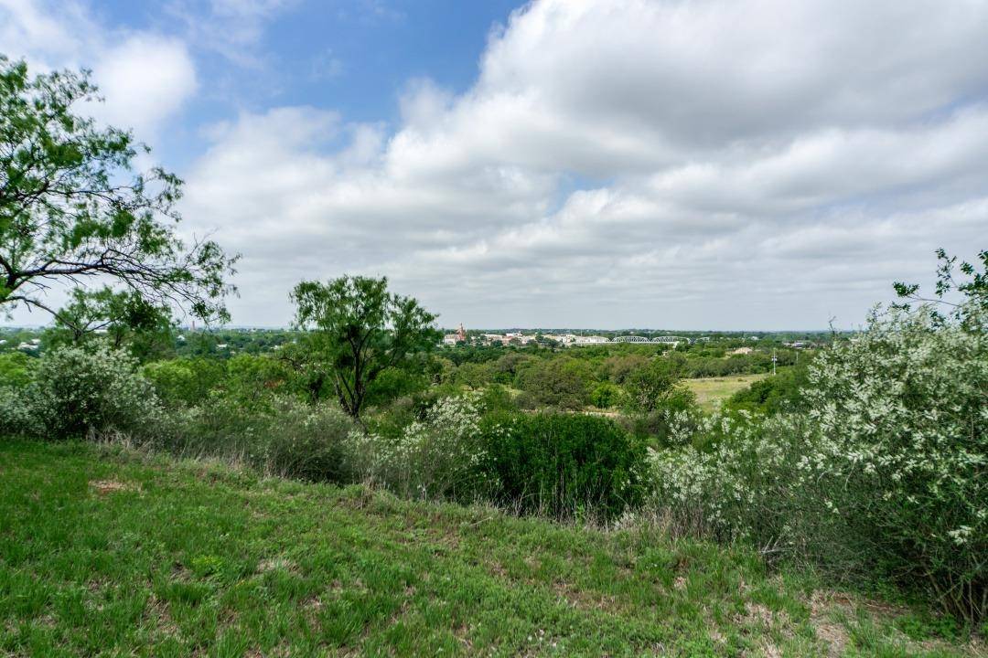 504 Vernon AVE, Llano, TX 78643