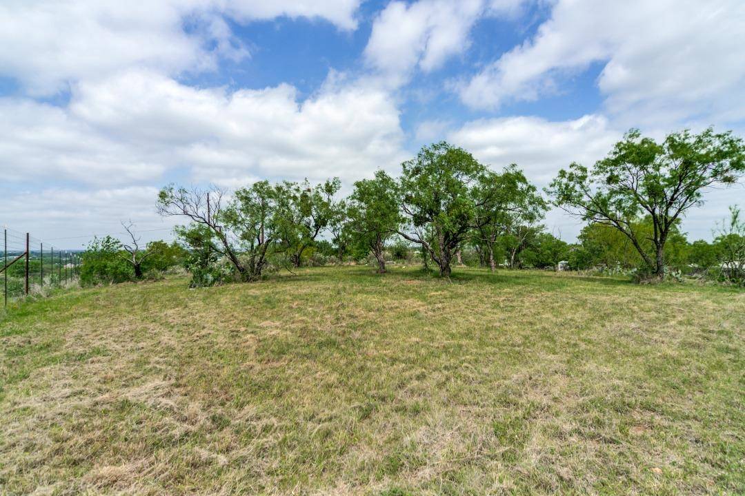 504 Vernon AVE, Llano, TX 78643