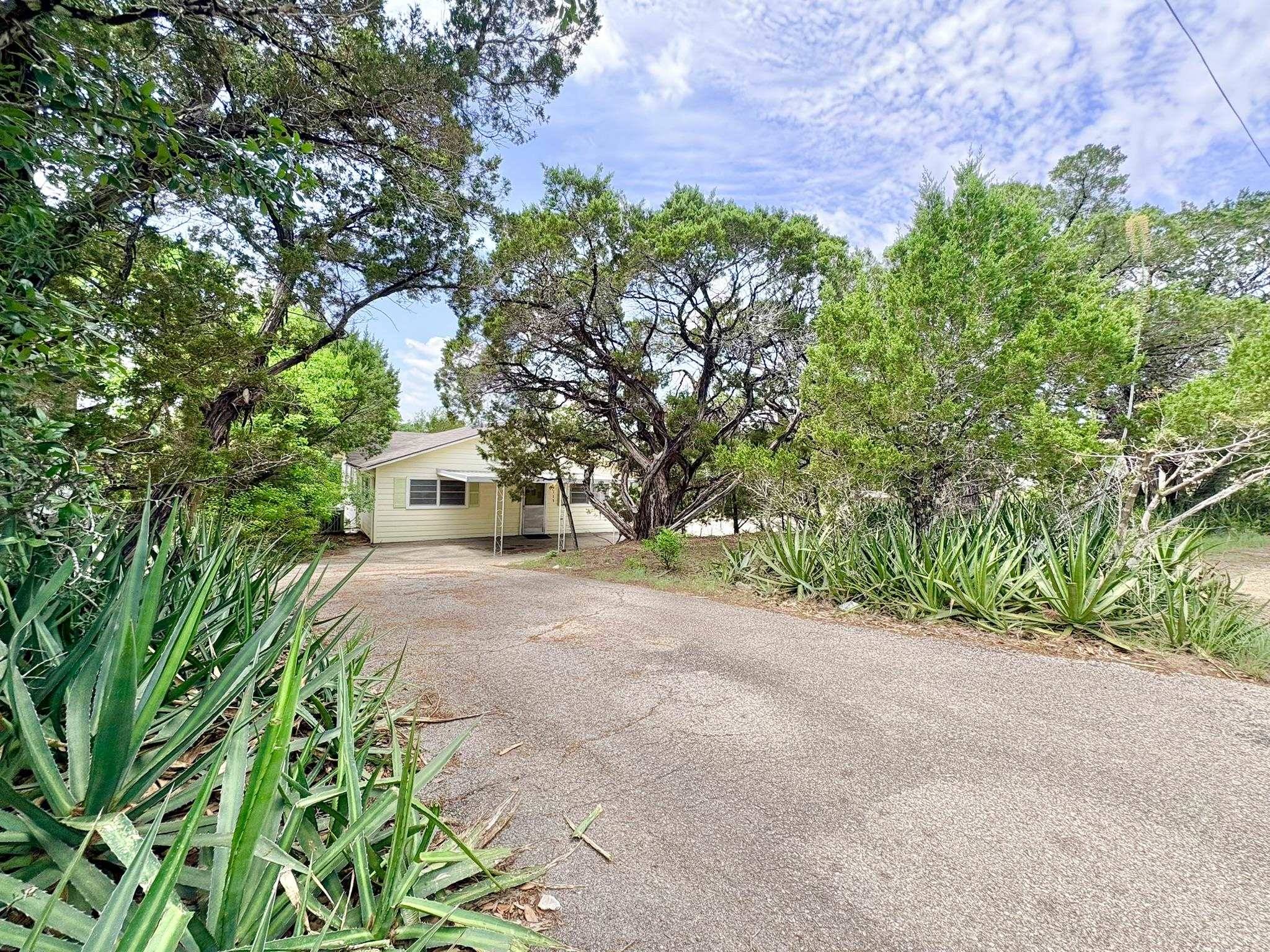 1115 Edgewater DR, Spicewood, TX 78669