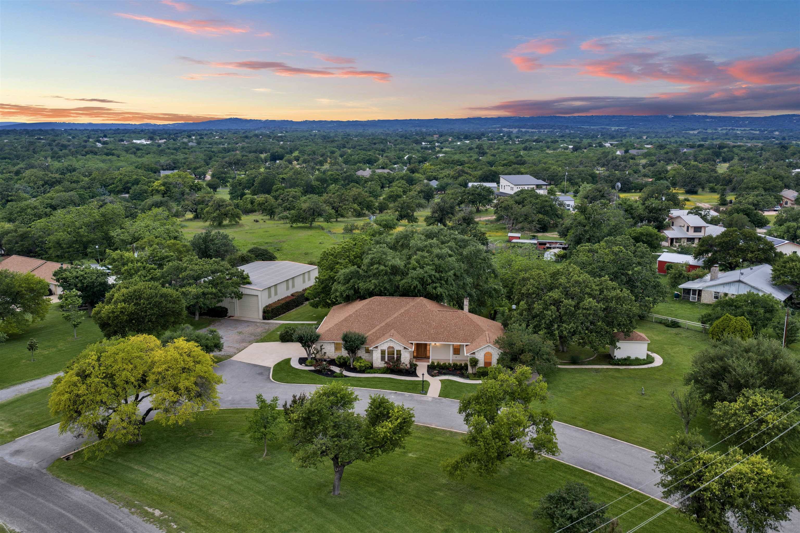 406 Ancient Oaks Dr, Marble Falls, TX 78654