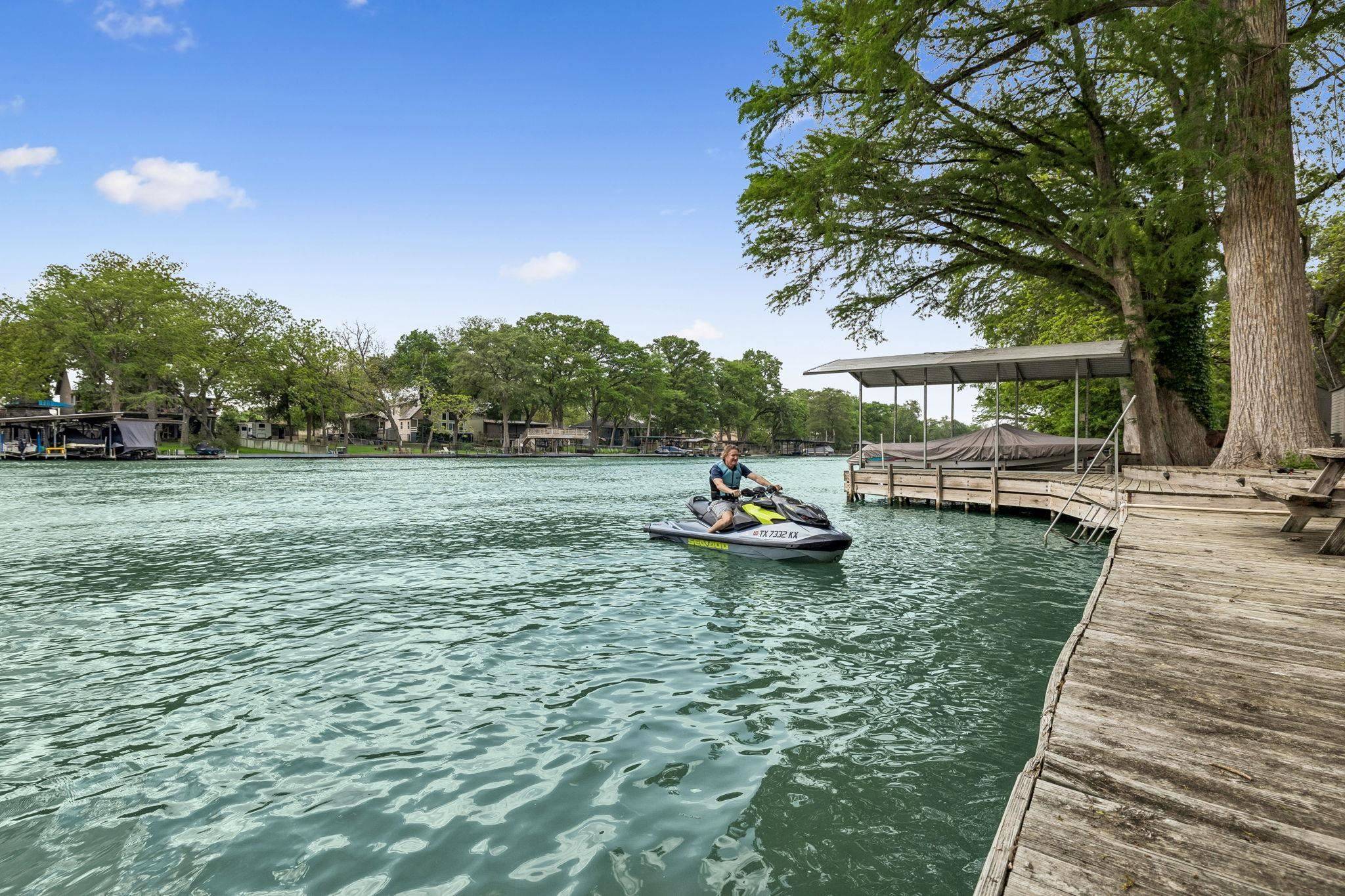 723 E Zipp RD, New Braunfels, TX 78130