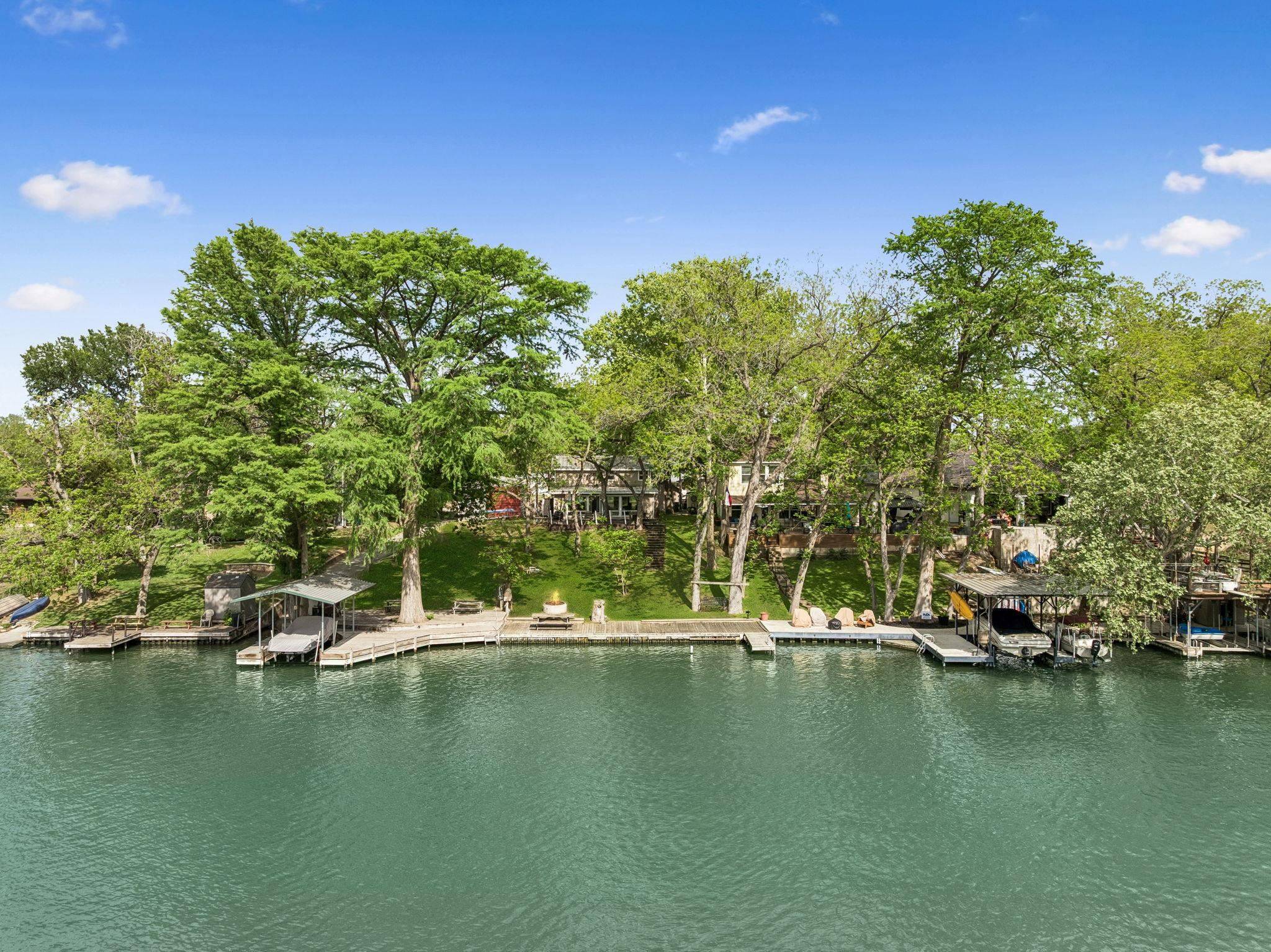 723 E Zipp RD, New Braunfels, TX 78130