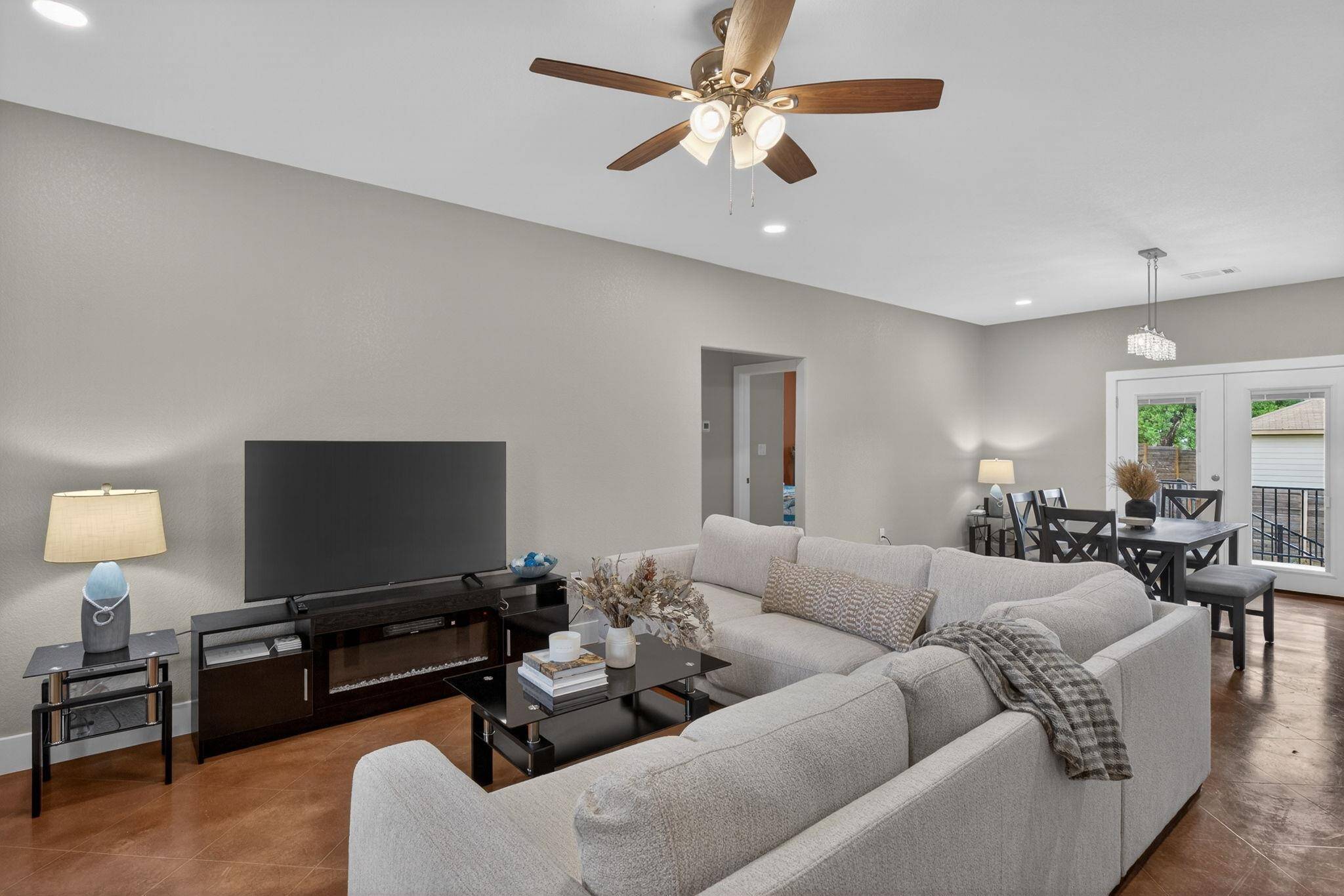 337 E Castlewood, Granite Shoals, TX 78654