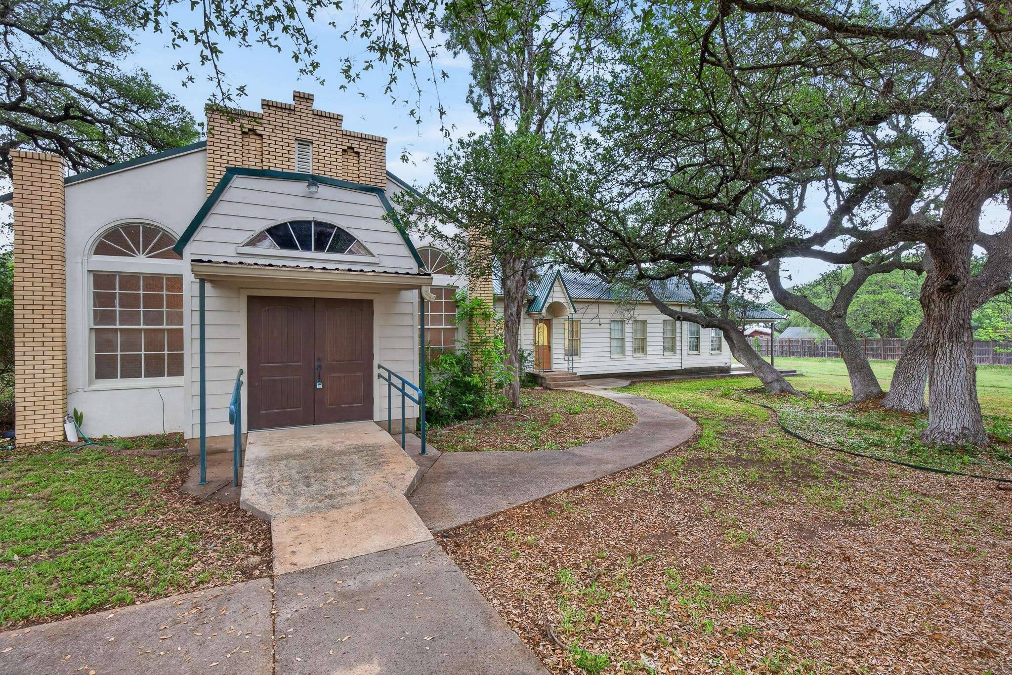 410 W West, Bertram, TX 78605