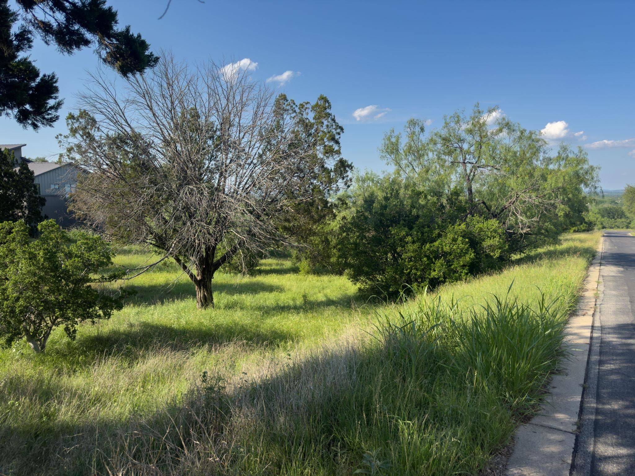 312 Hideaway CT, Horseshoe Bay, TX 78657