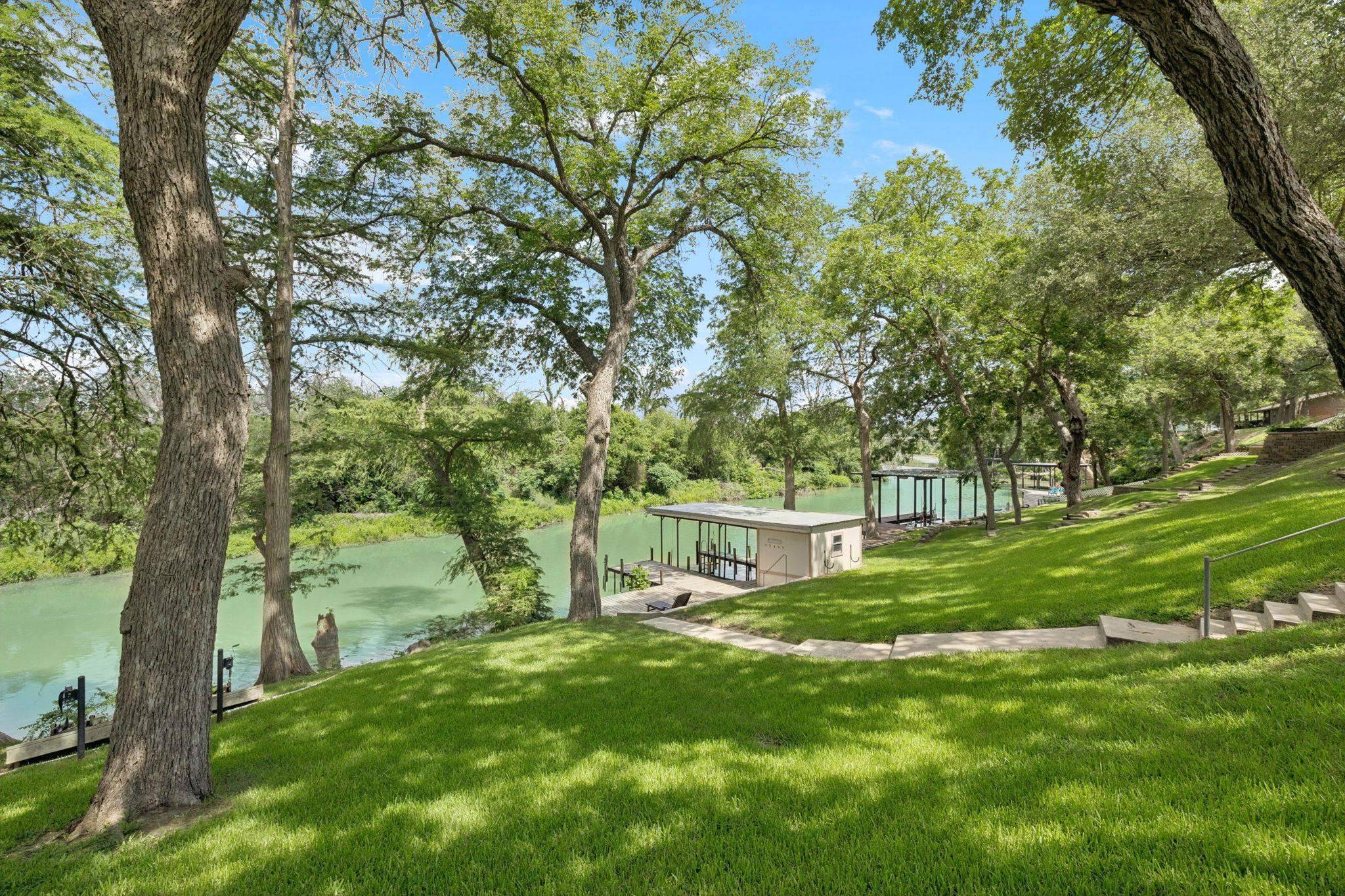180 Wampum WAY, Seguin, TX 78155