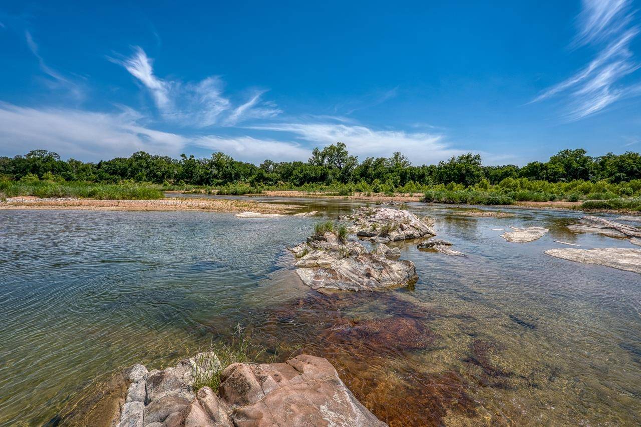 201A W Riverside DR, Llano, TX 78643-0000