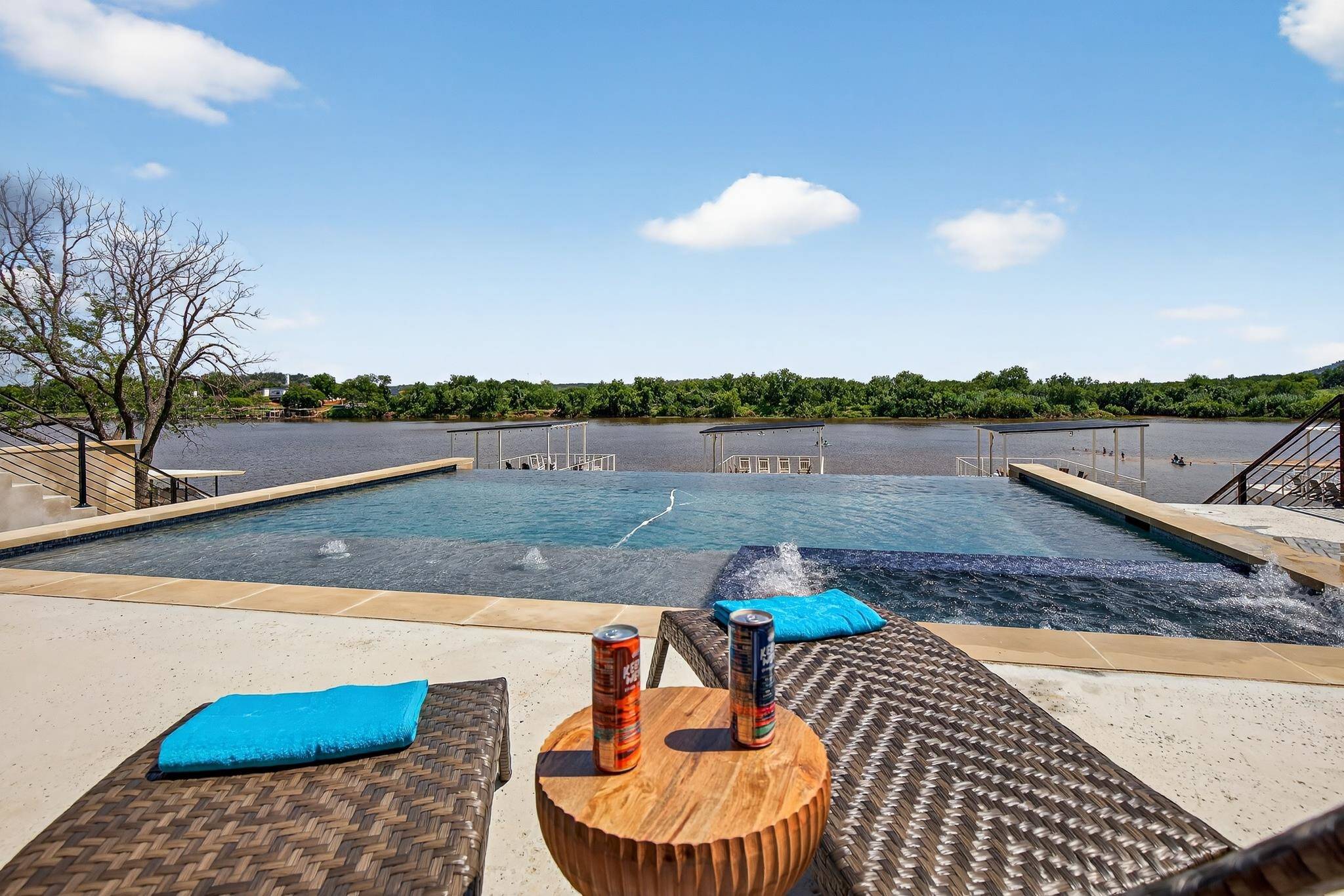 3180 River Oaks DR, Kingsland, TX 78639