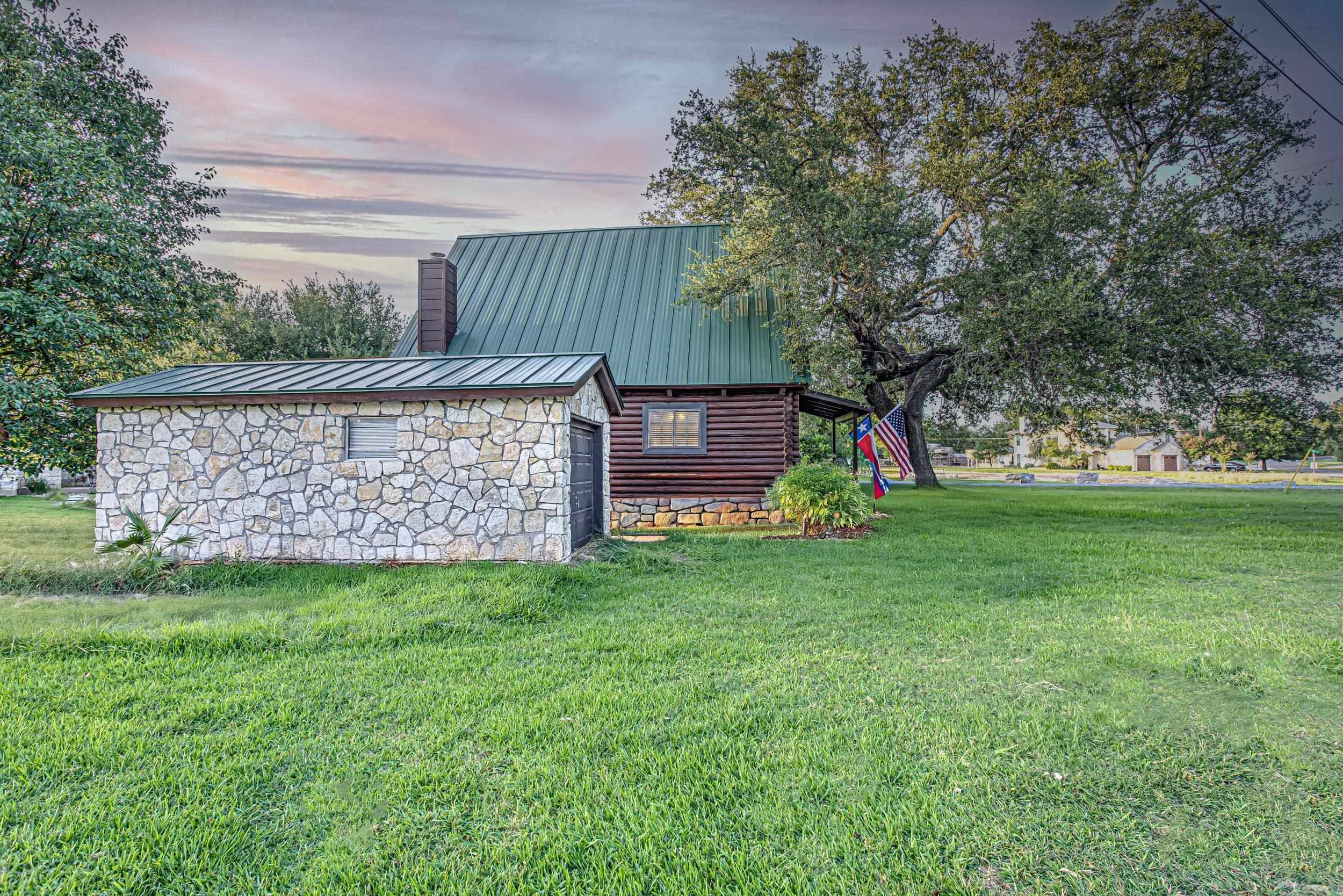 401 Lake Point DR, Horseshoe Bay, TX 78657