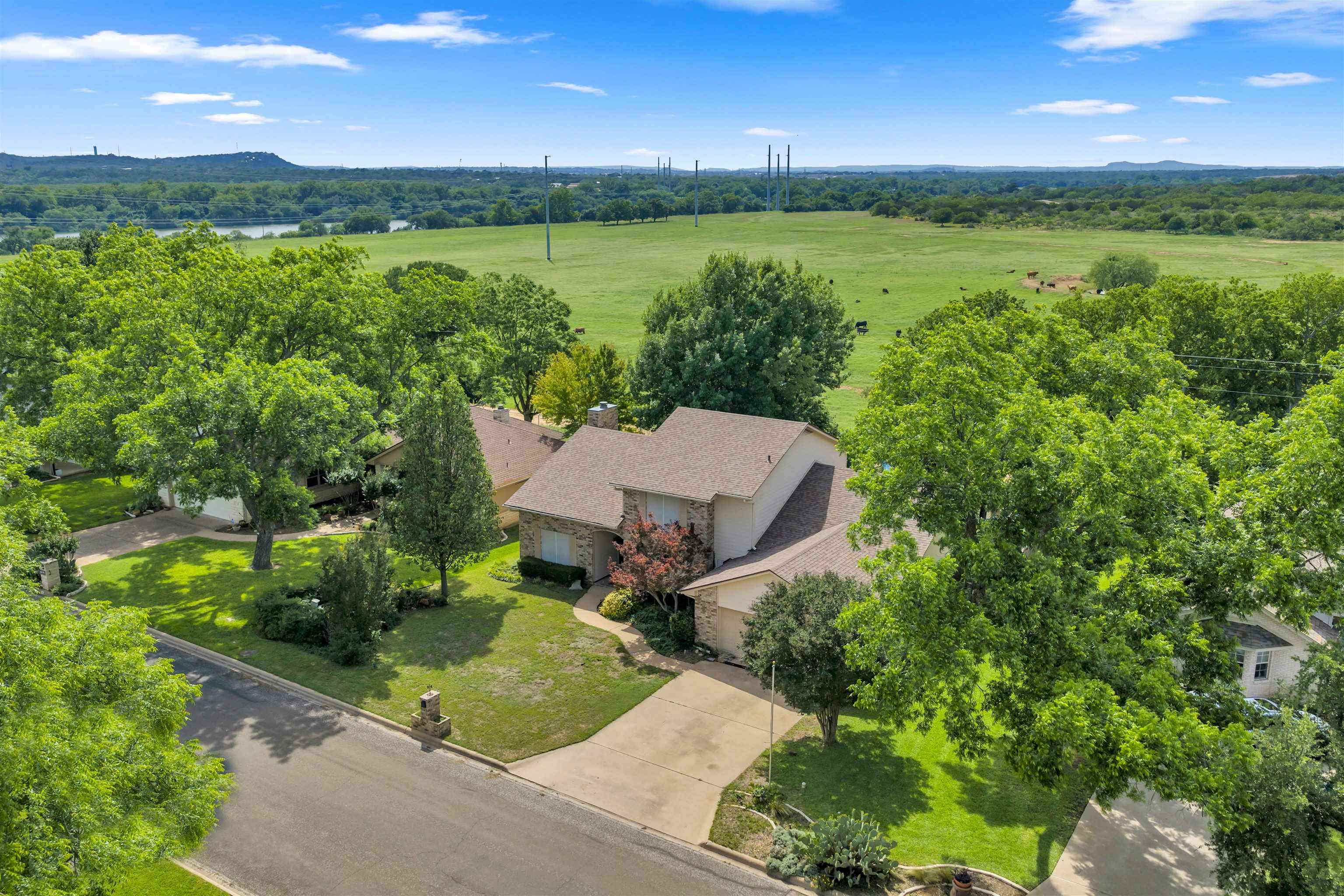 264 Turkey Run, Meadowlakes, TX 78654