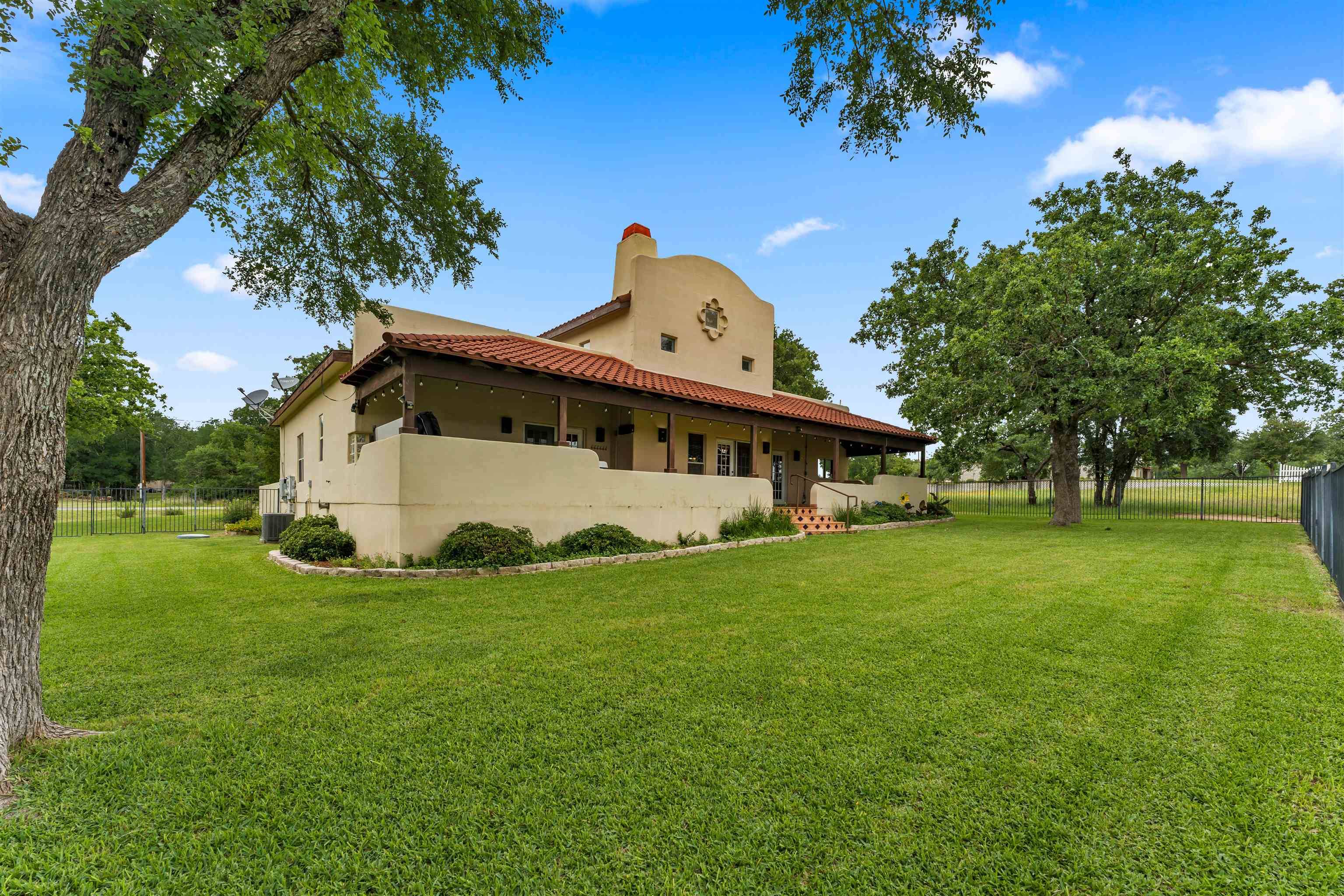 111 Woodlawn DR, Kingsland, TX 78639