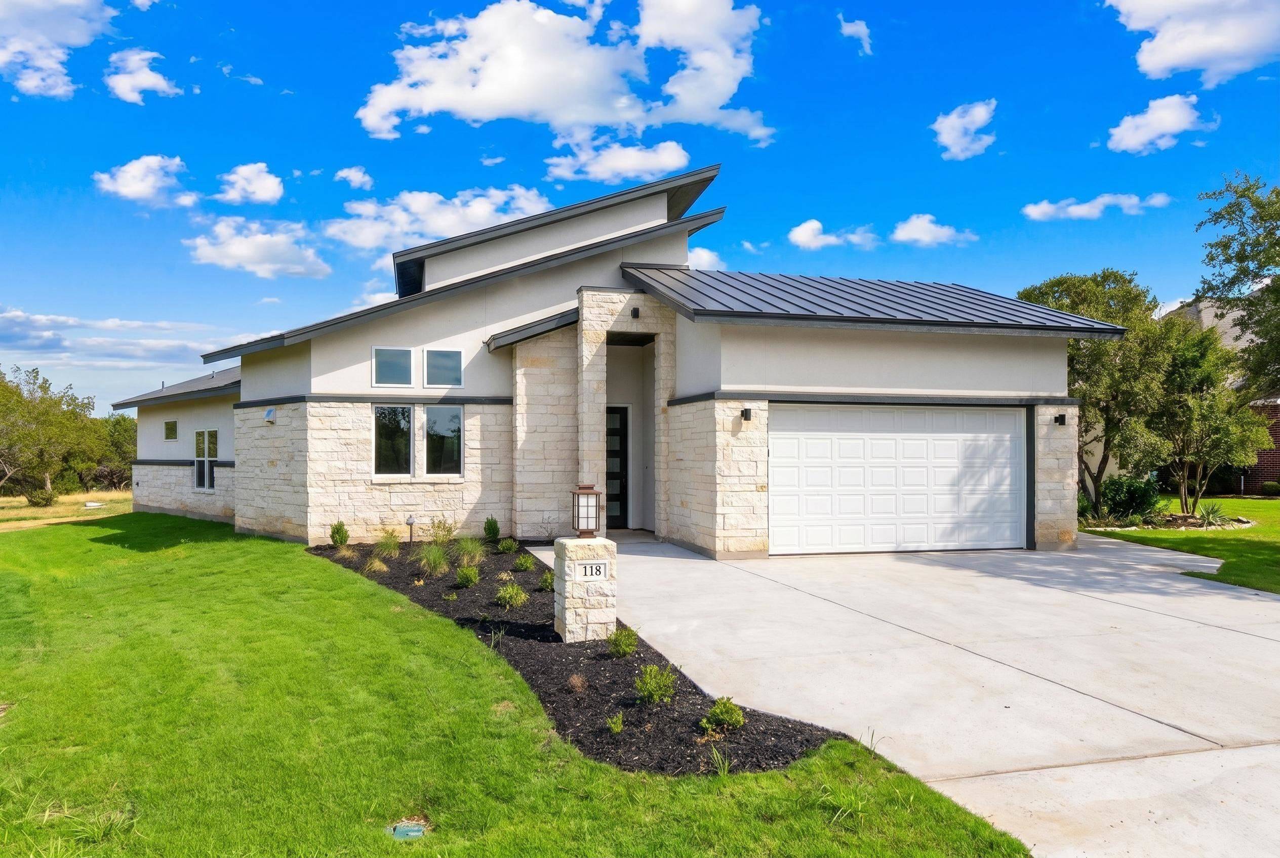 118 Cap Rock, Horseshoe Bay, TX 78657