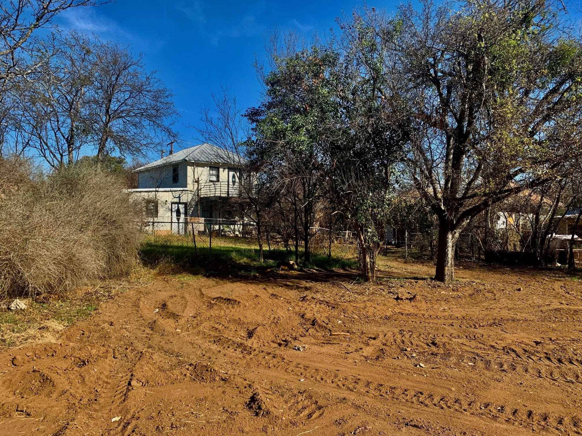 1103,1109,1111 S Ford, Llano, TX 78643