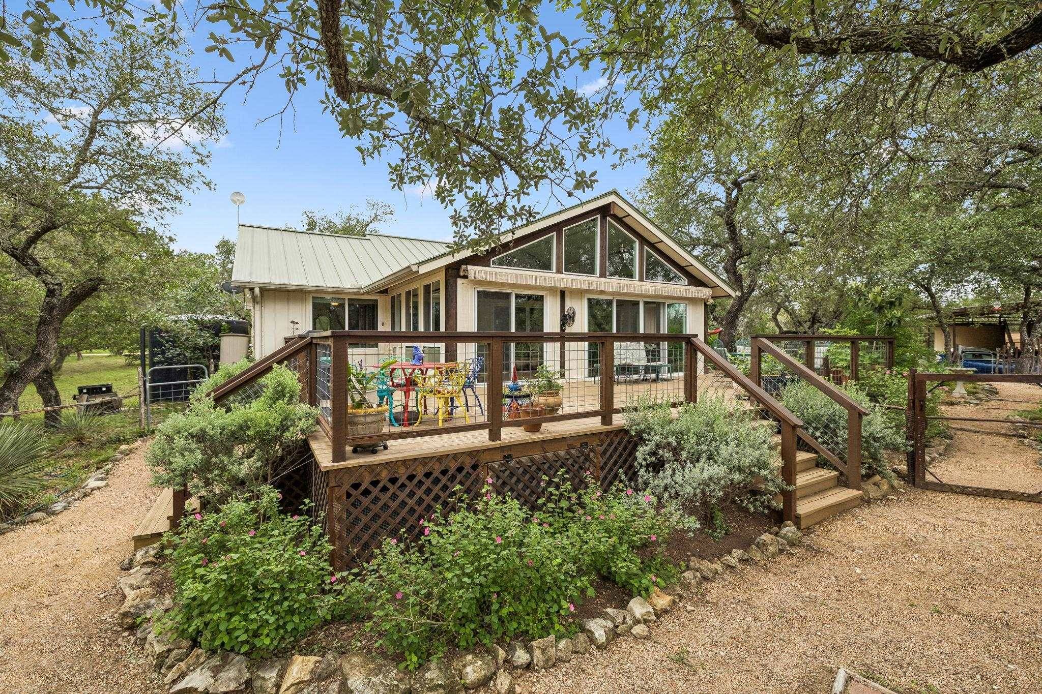300 Bluff RD, Spicewood, TX 78669