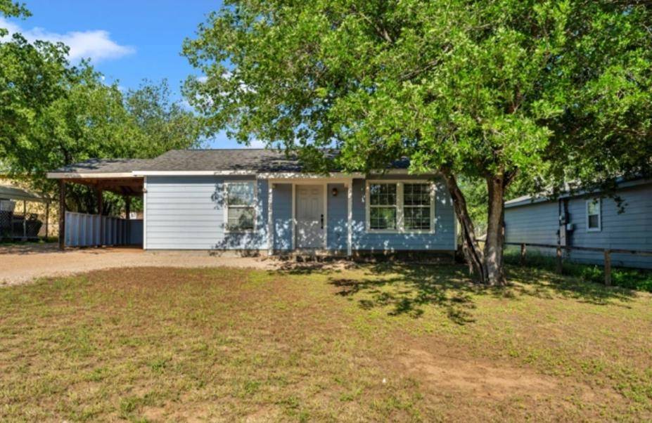 6261 River Oaks Dr, Kingsland, TX 78639
