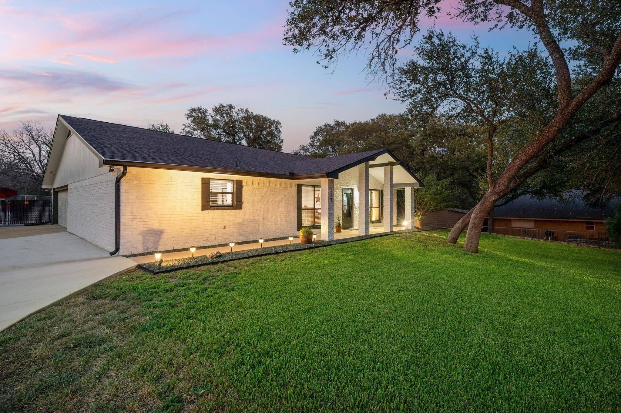 113 timberlake DR, Kingsland, TX 78639