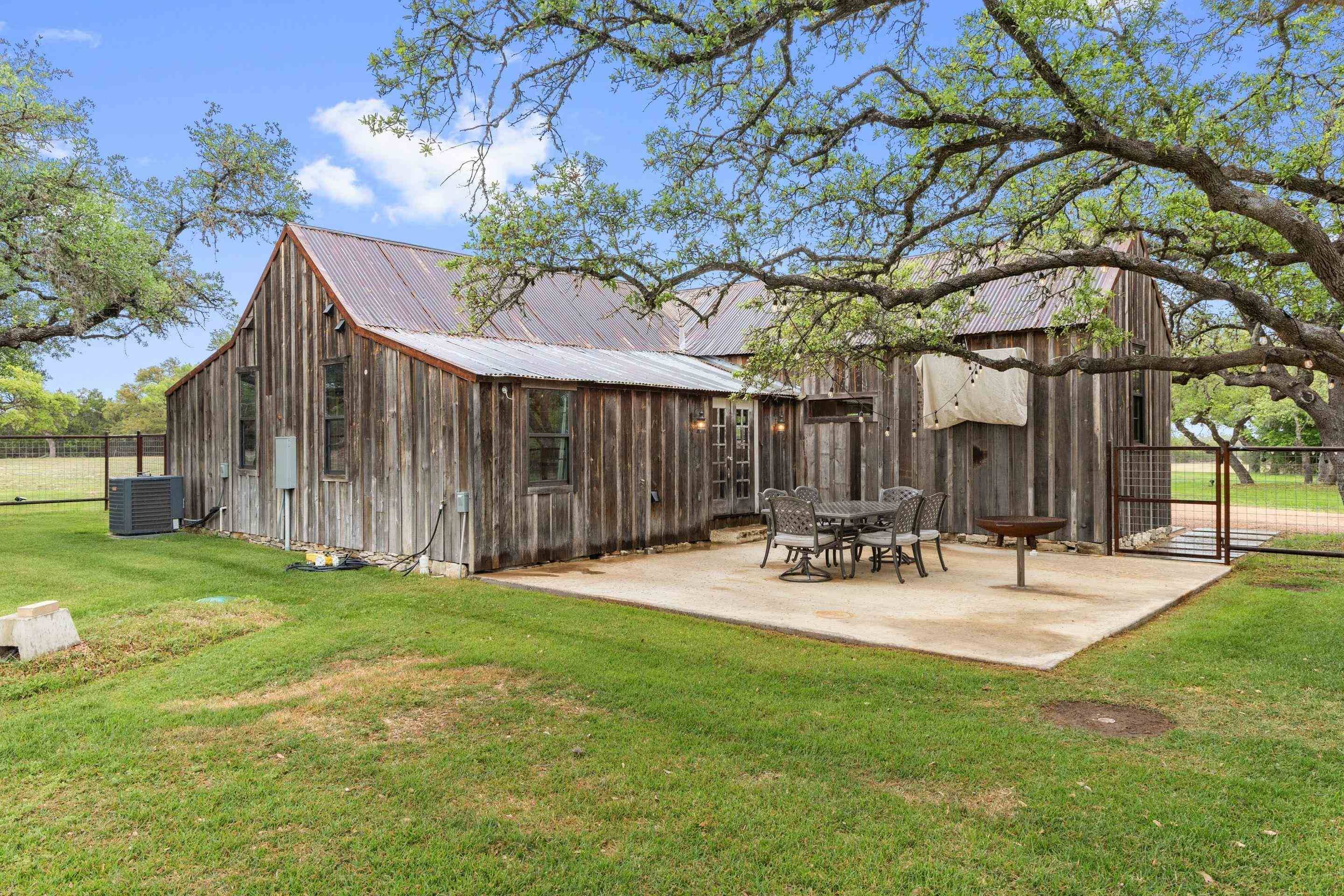 7503 E US Hwy 290, Johnson City, TX 78636