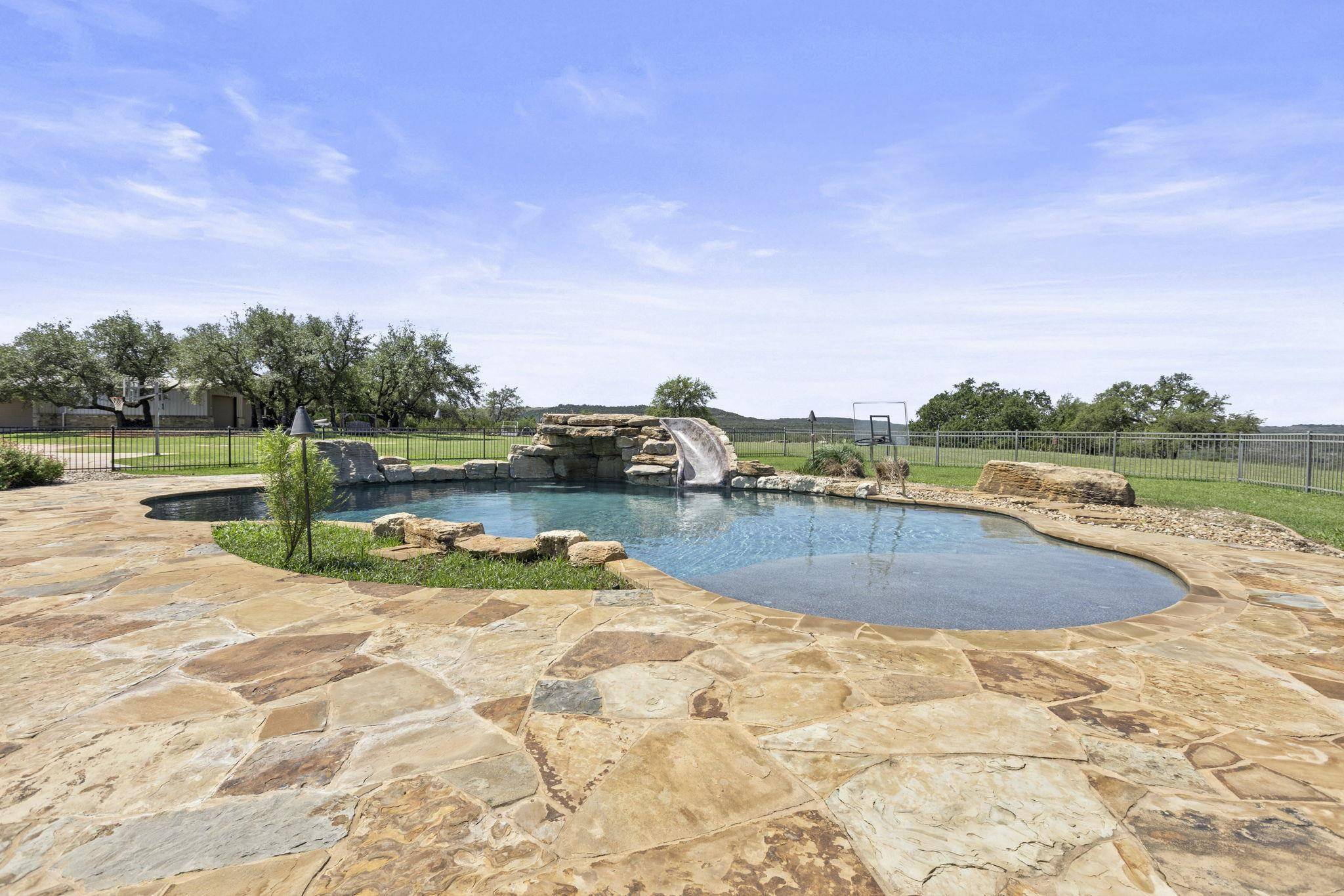 297 Kylie Rae Ct, Round Mountain, TX 78663