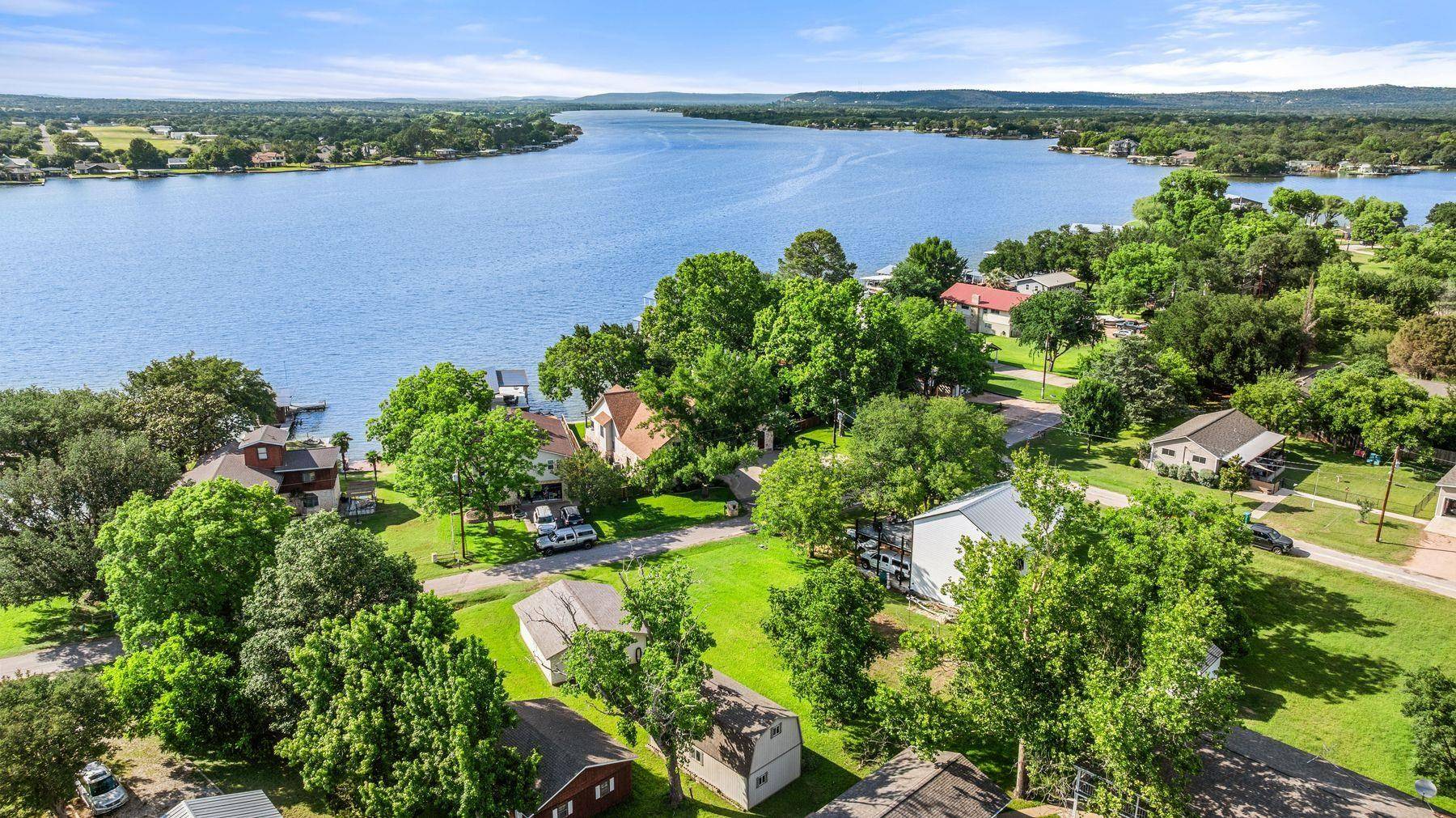 402 South Shorewood, Granite Shoals, TX 78654