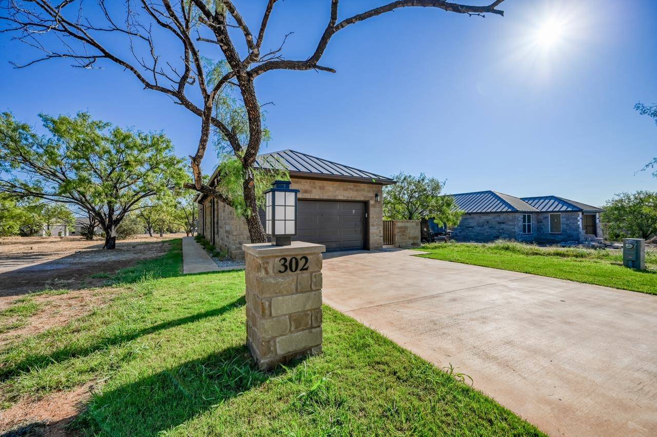 302 Parallel CIR, Horseshoe Bay, TX 78657-0000