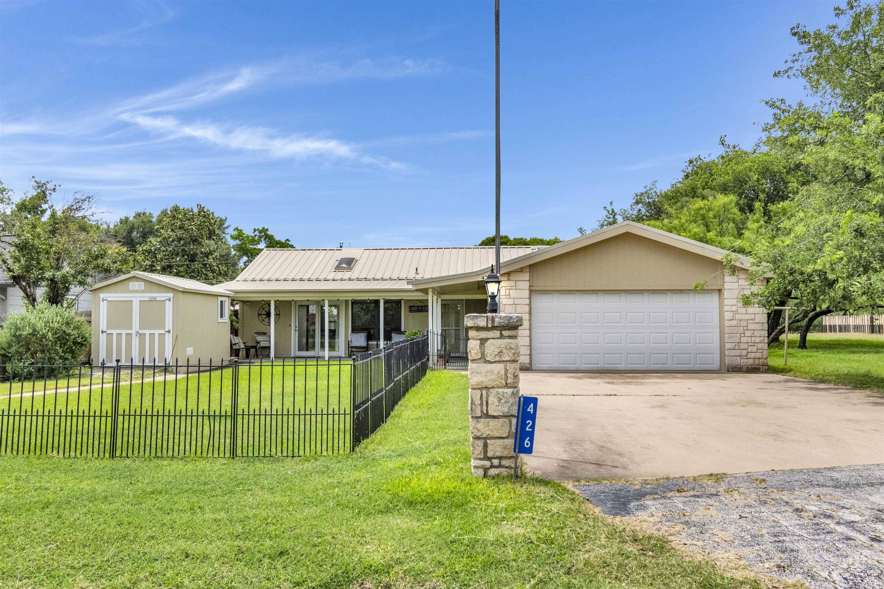 426 Circle DR, Sunrise Beach, TX 78643