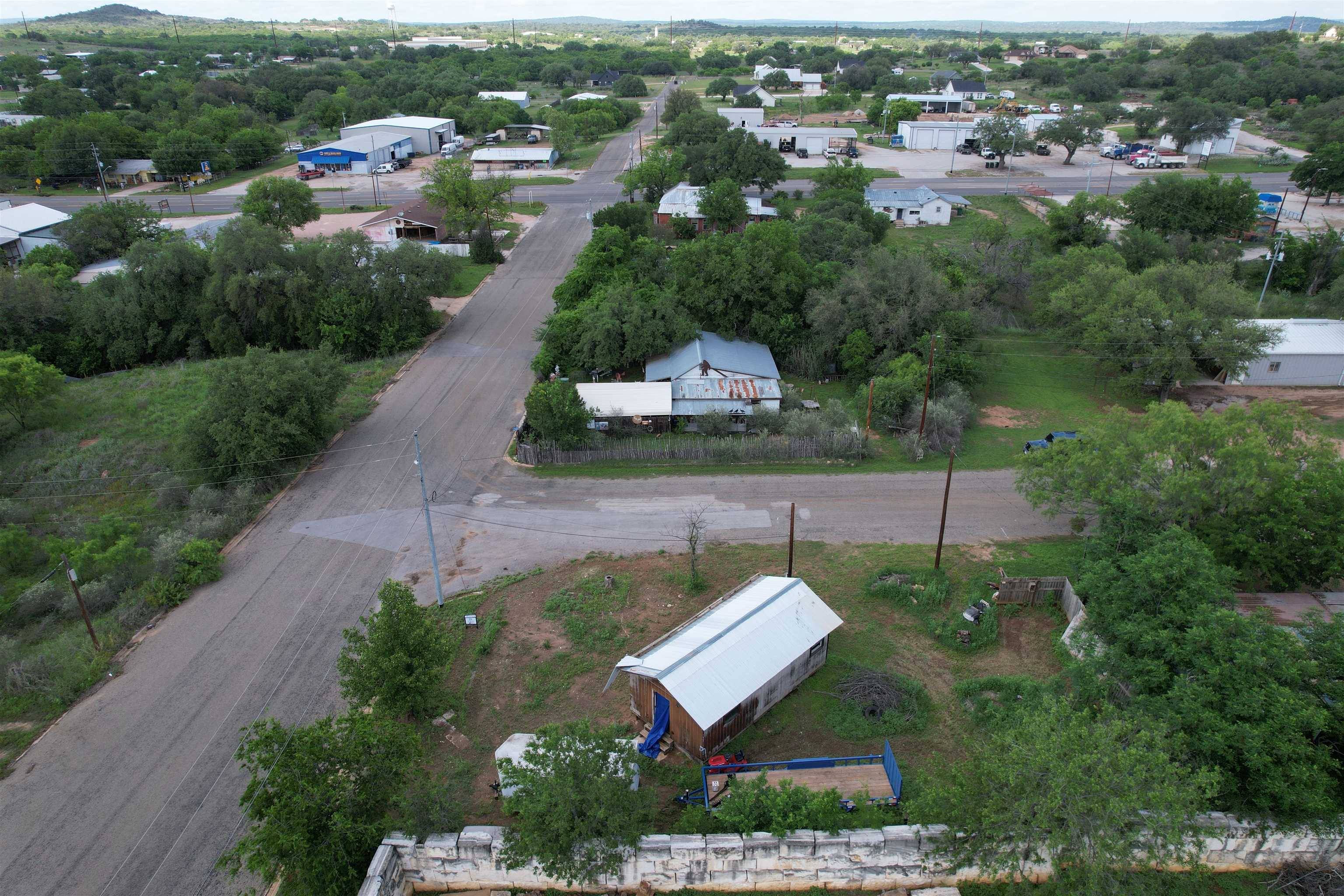 706 Anniston, Llano, TX 78643