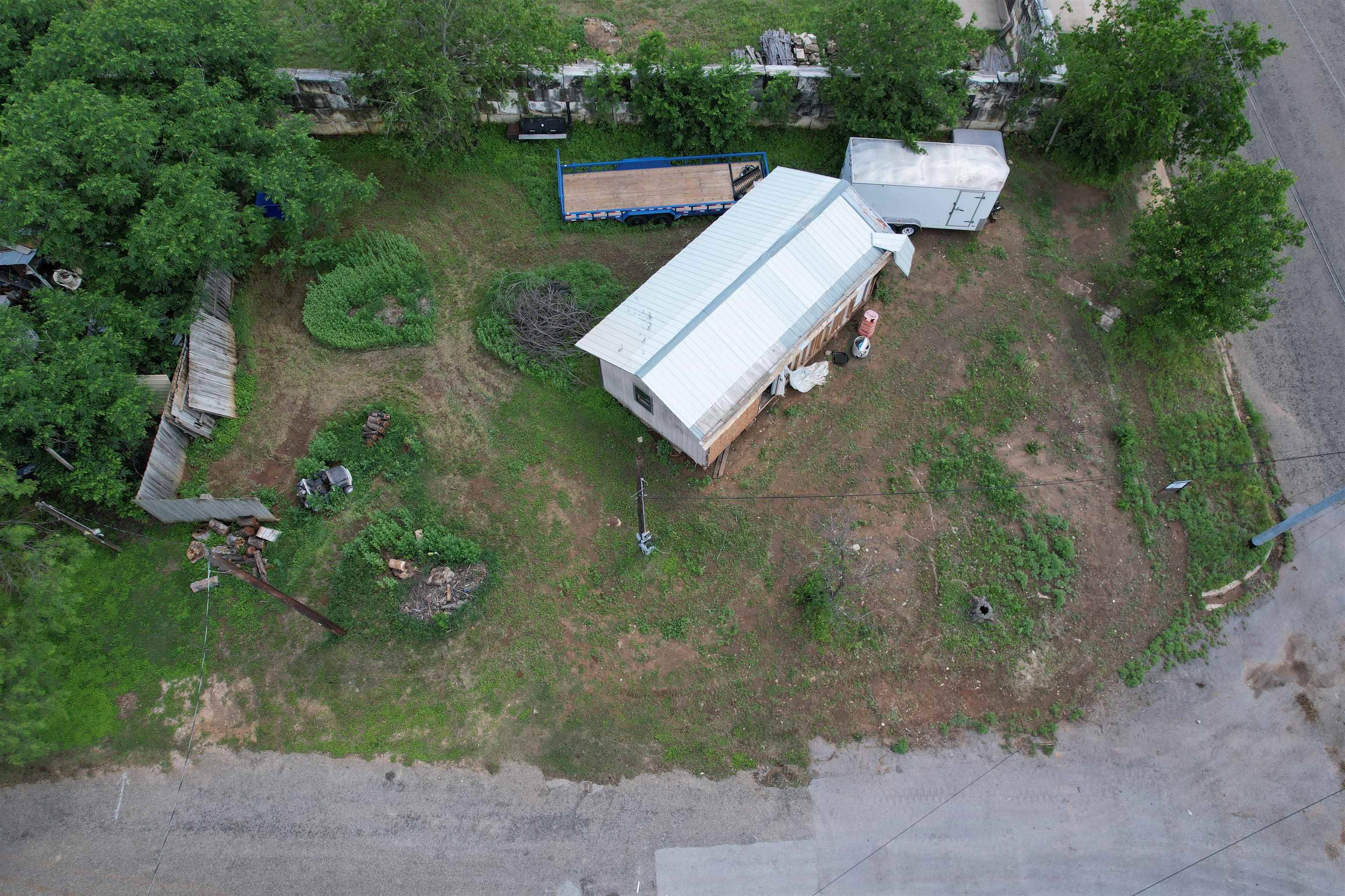 706 Anniston, Llano, TX 78643