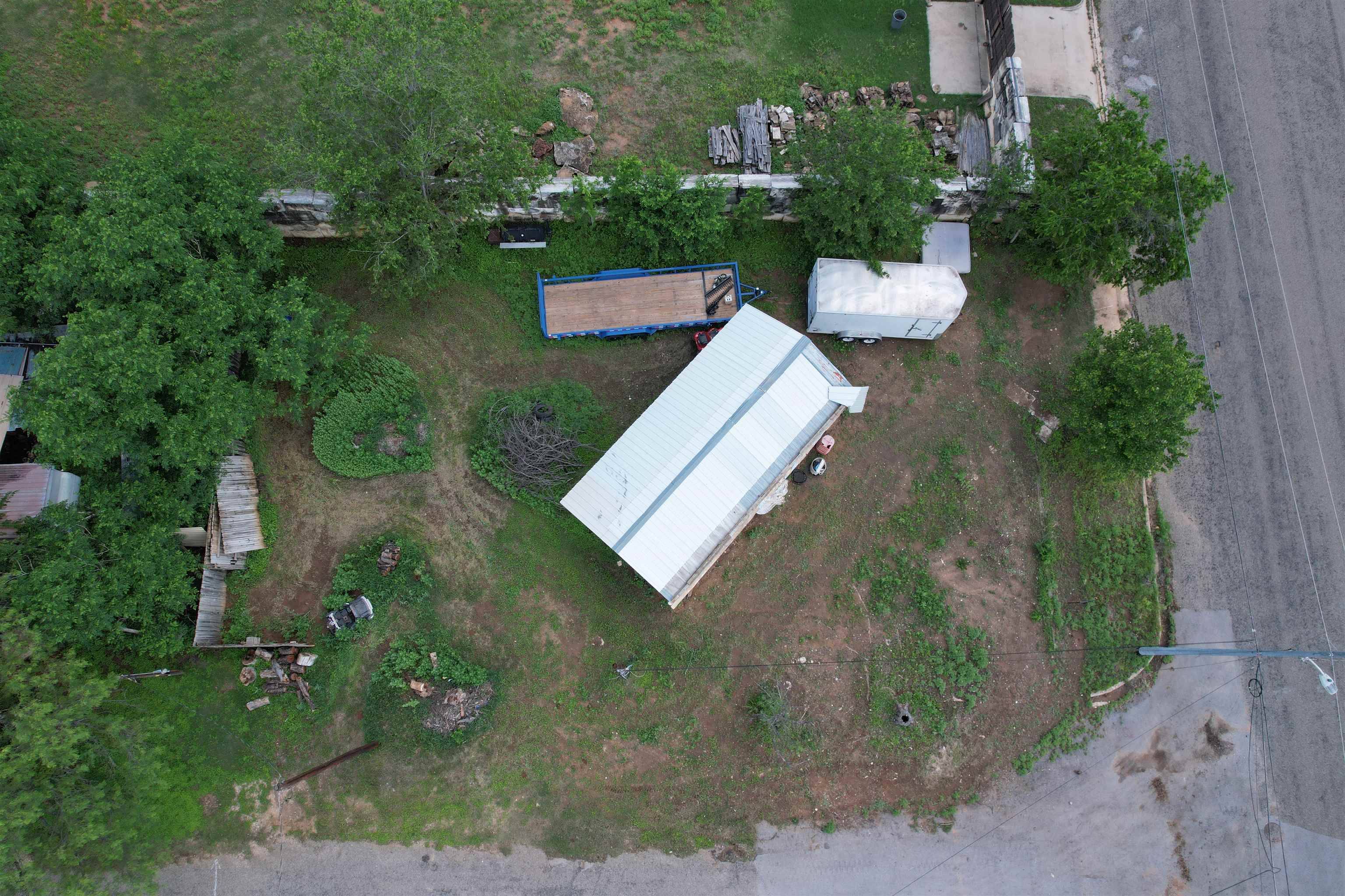 706 Anniston, Llano, TX 78643