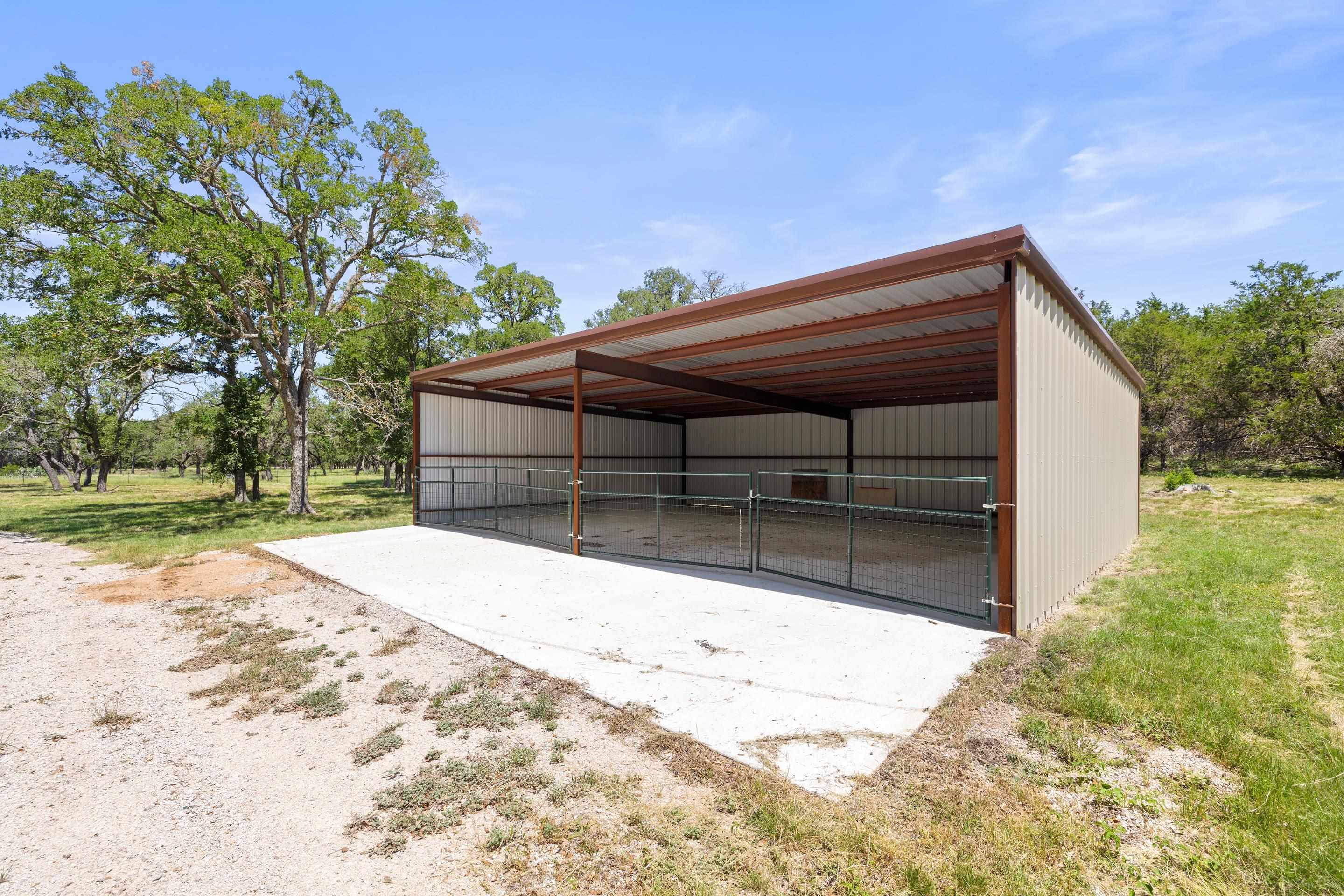 937 Flat Creek RD, Johnson City, TX 78636