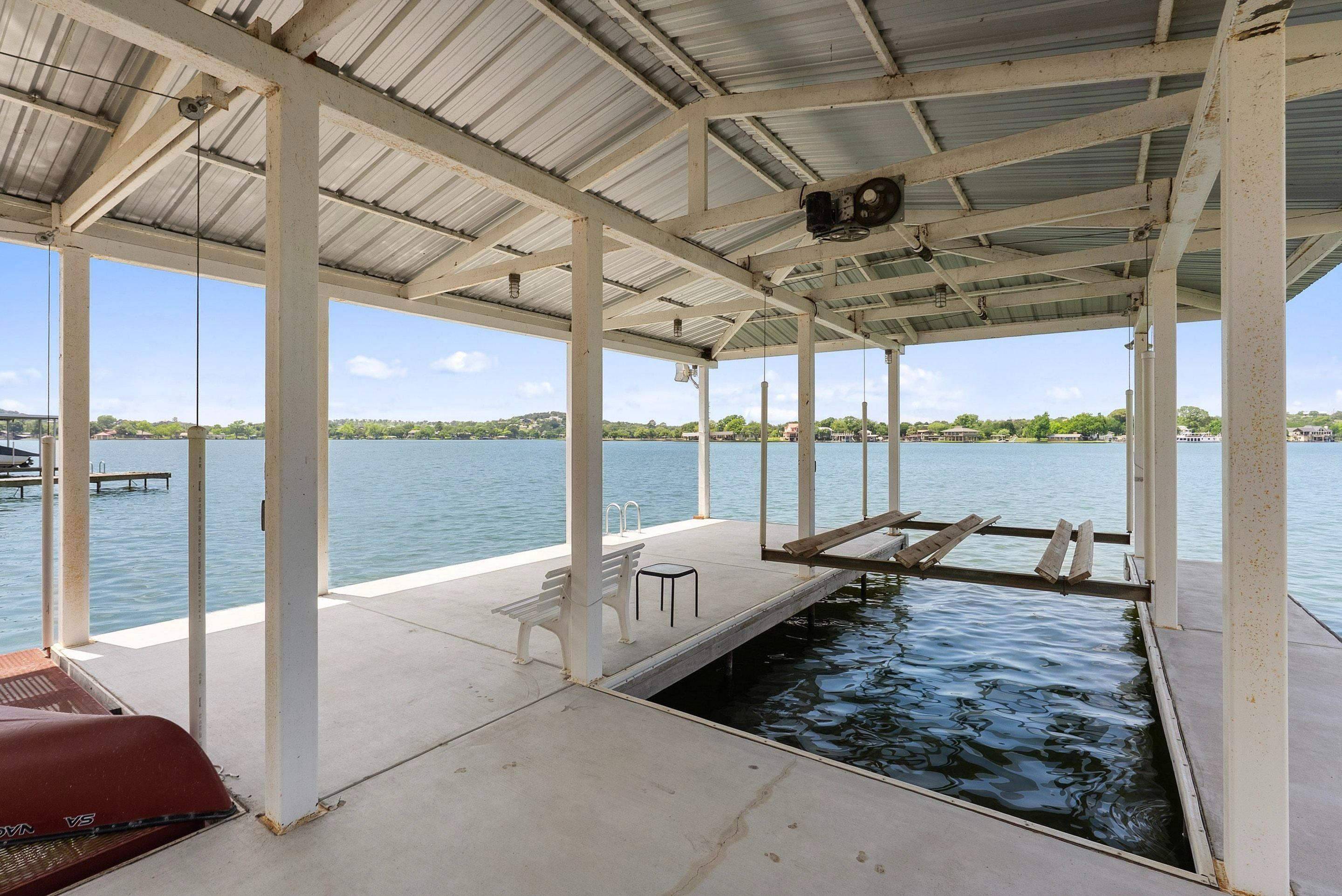 324 Granite Shoals LN, Sunrise Beach, TX 78643