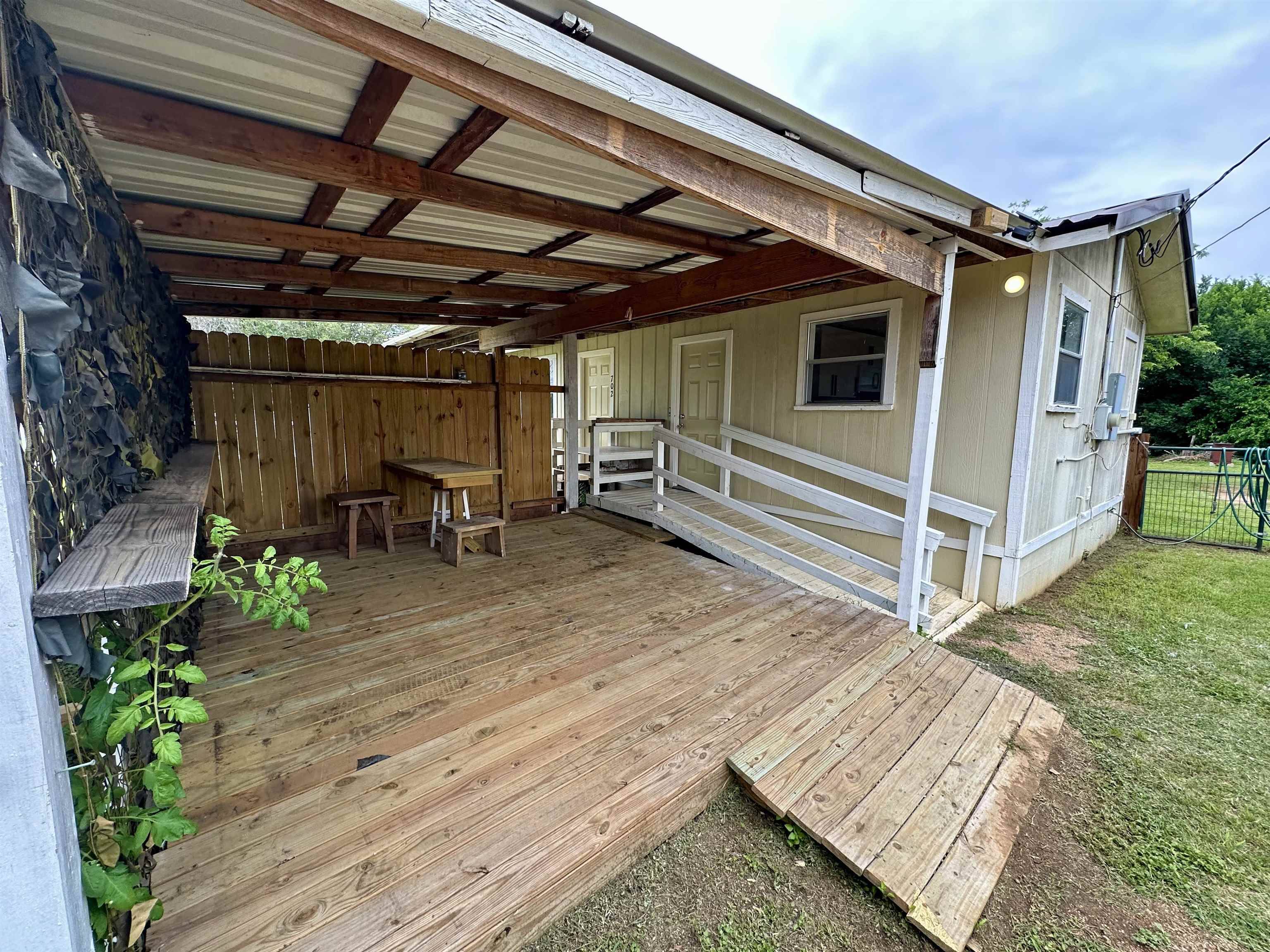702 Pittsburg AVE, Llano, TX 78643