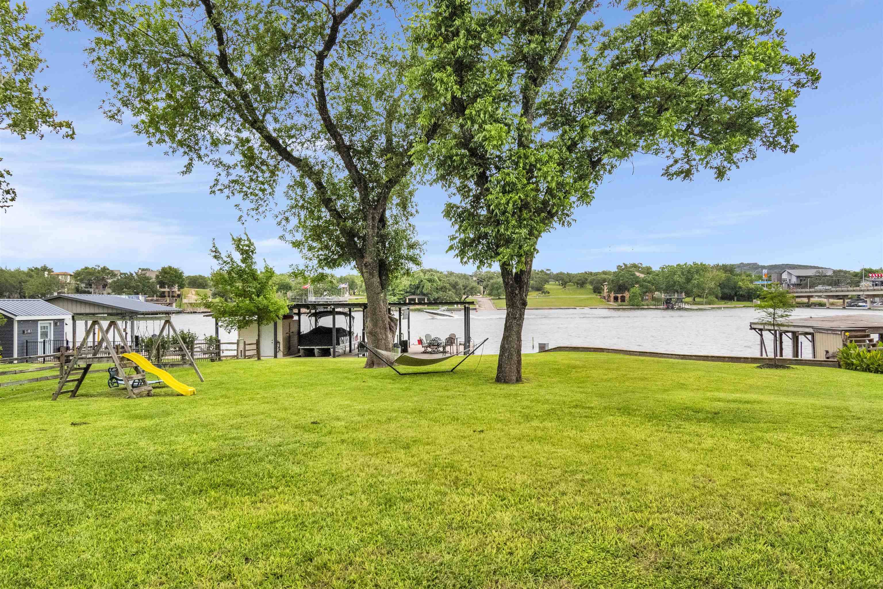 121 Riverbend LN, Kingsland, TX 78639