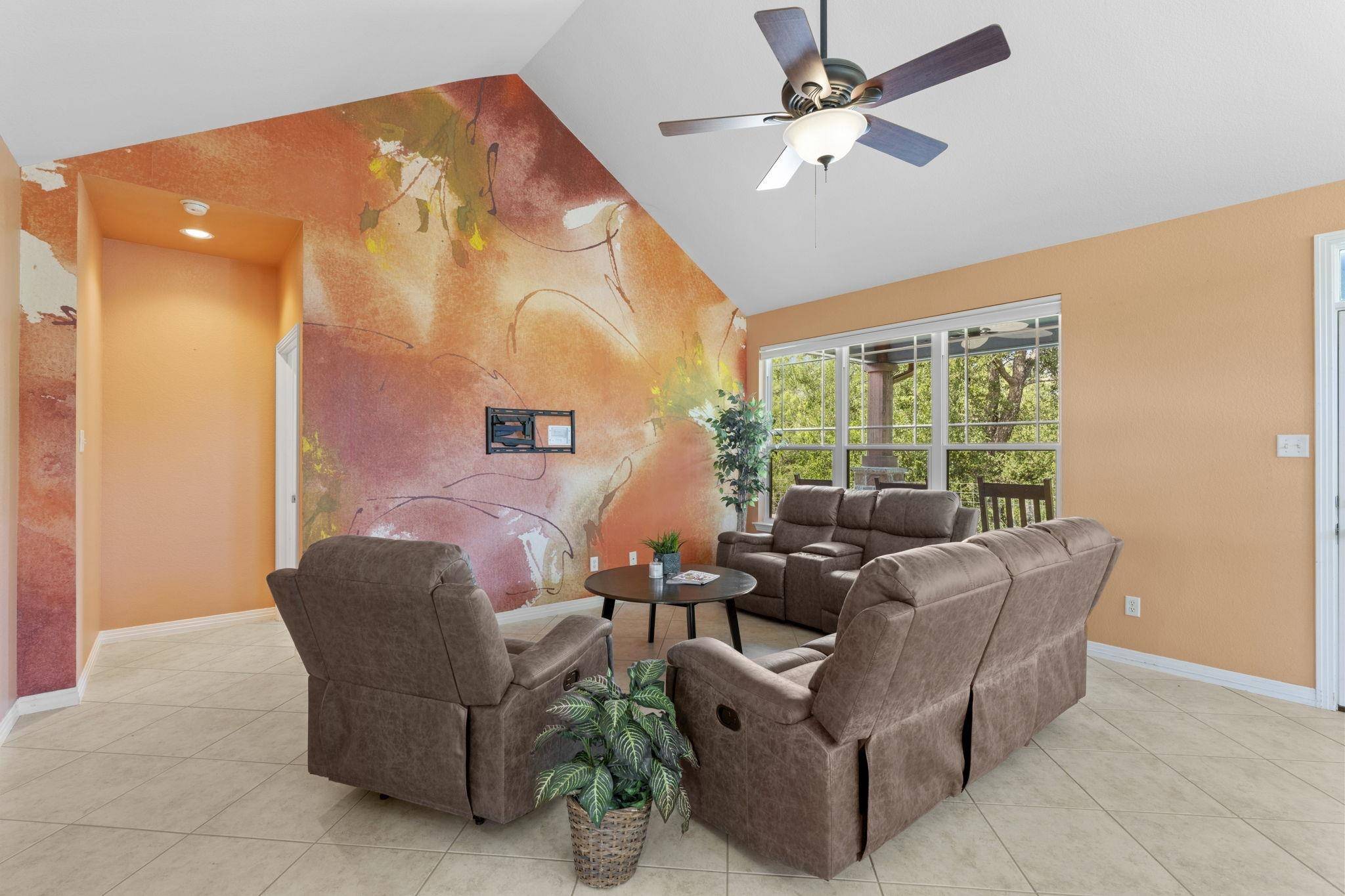 107 Kandi Ln, Sunrise Beach, TX 78643