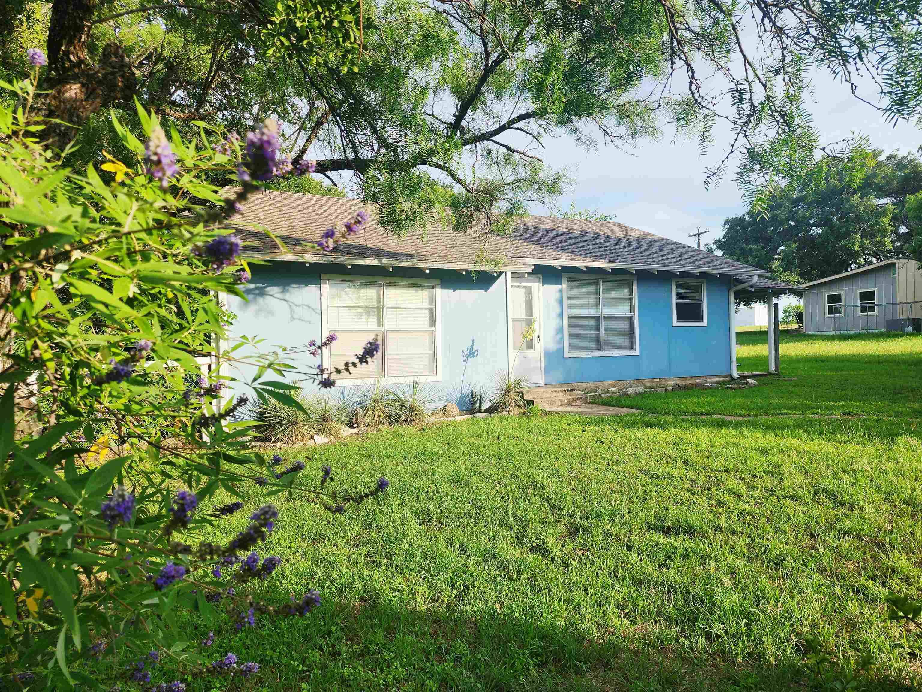850 Airport, Tow, TX 78672