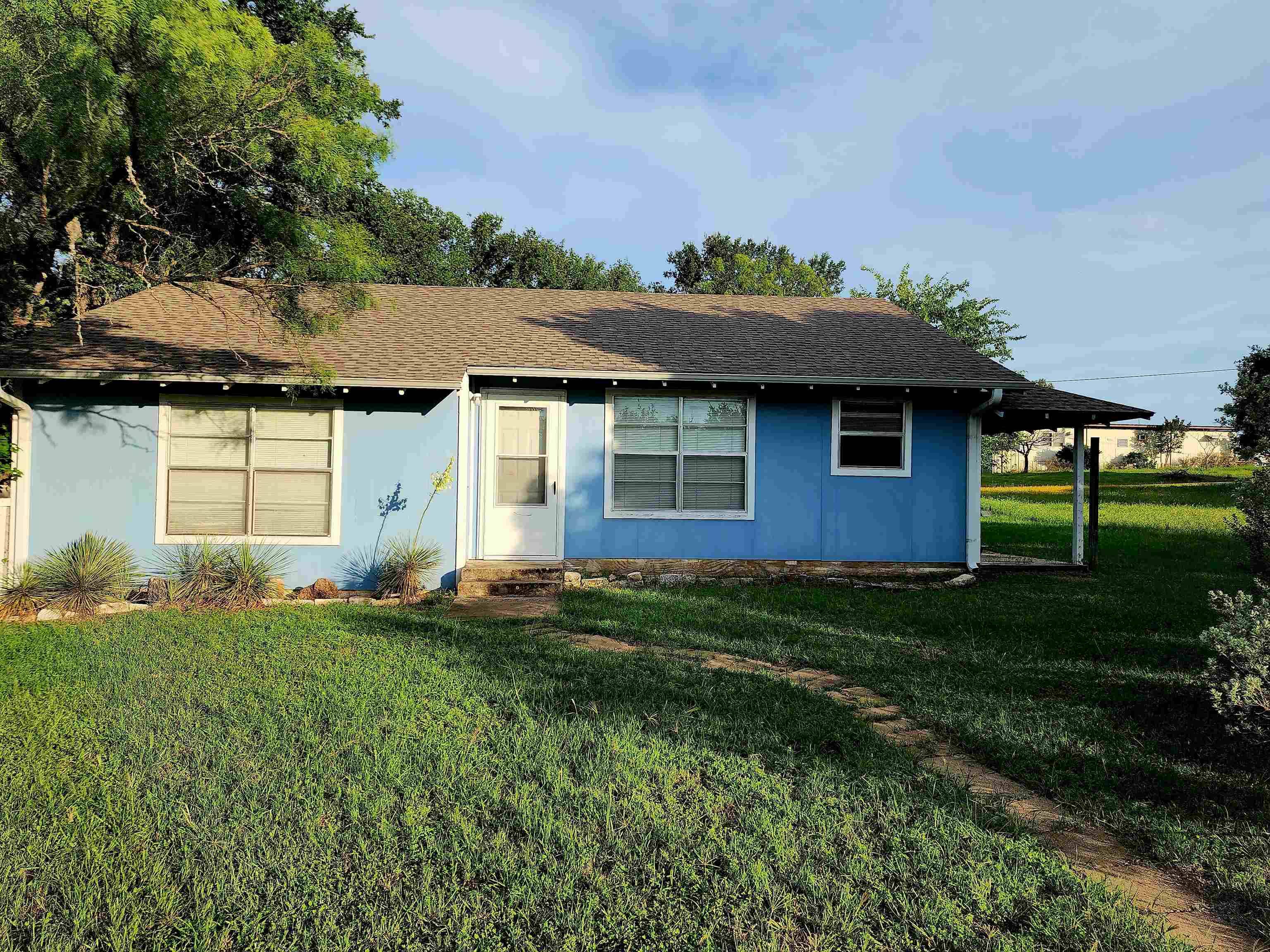 850 Airport, Tow, TX 78672