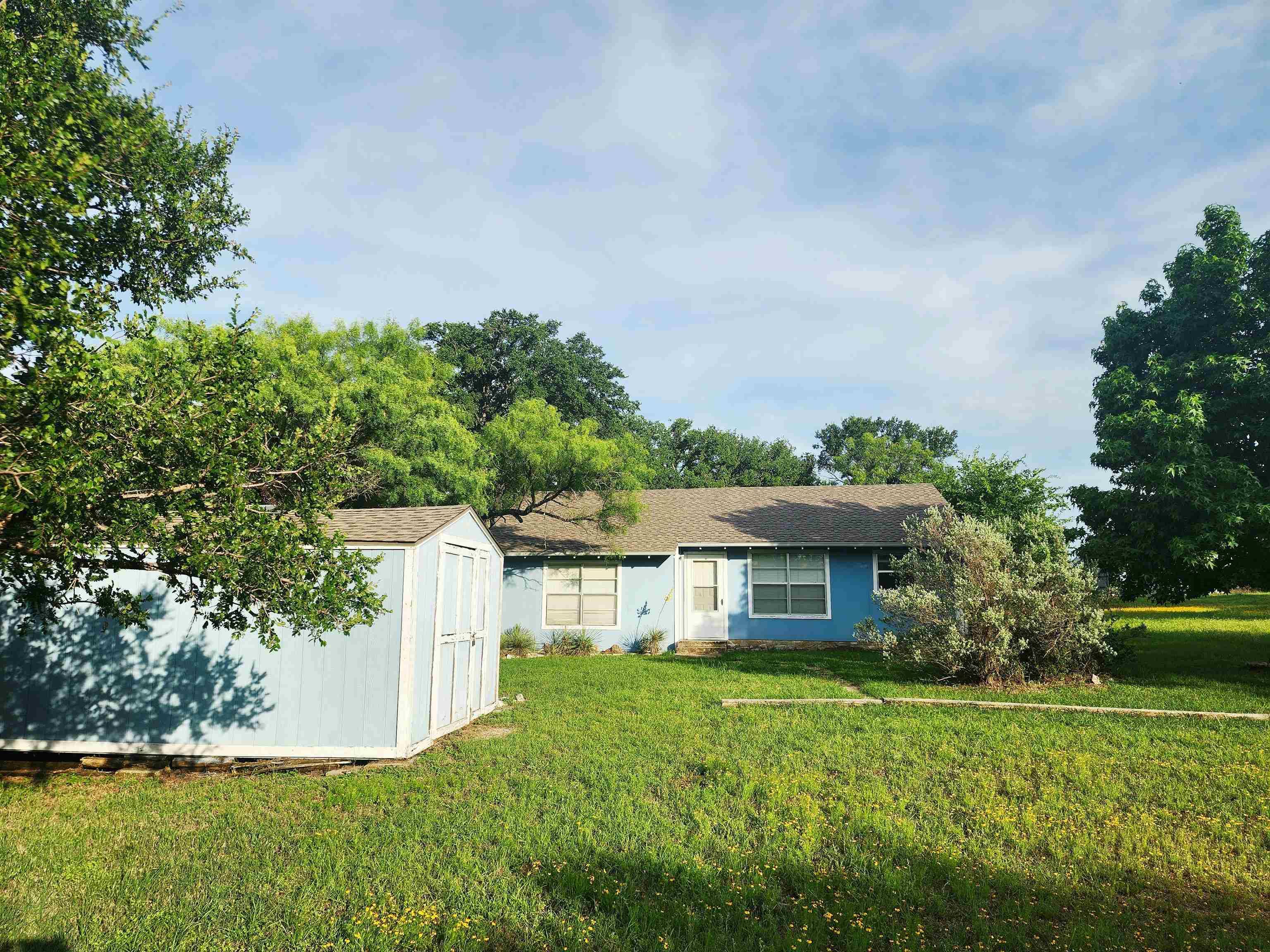 850 Airport, Tow, TX 78672