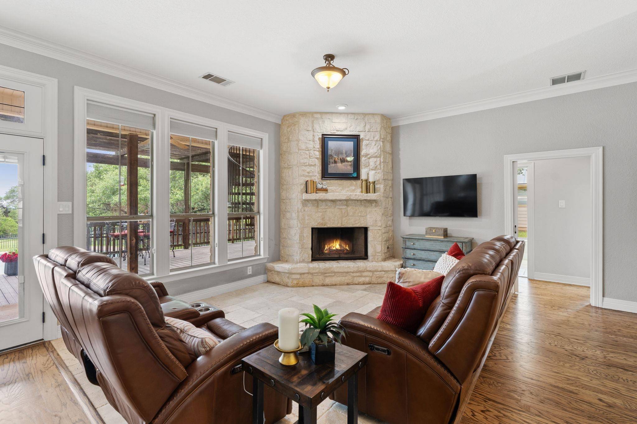 271 Summit Drive, Round Mountain, TX 78663-8663