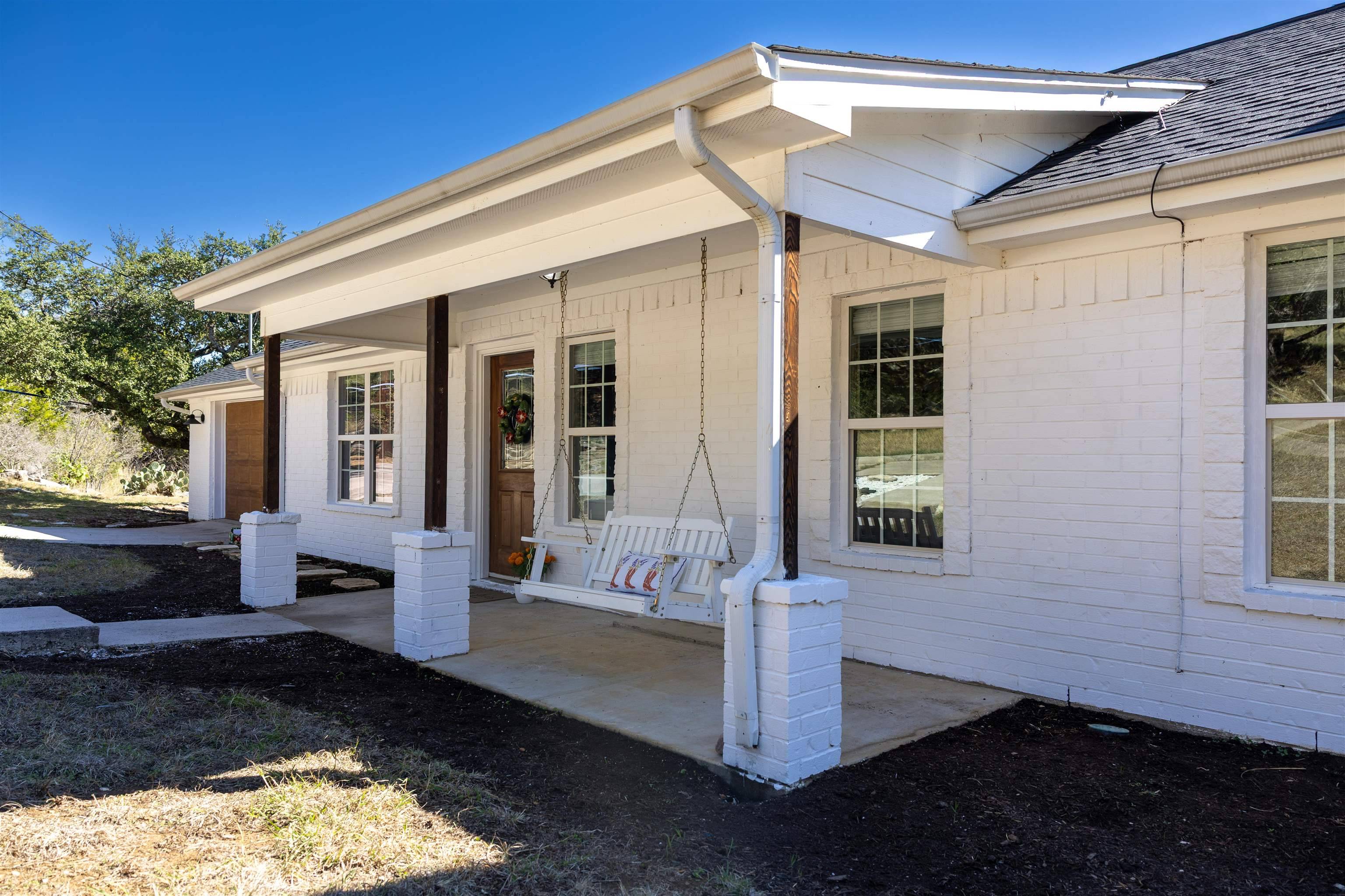 1011 Santa Fe TRL, Horseshoe Bay, TX 78657