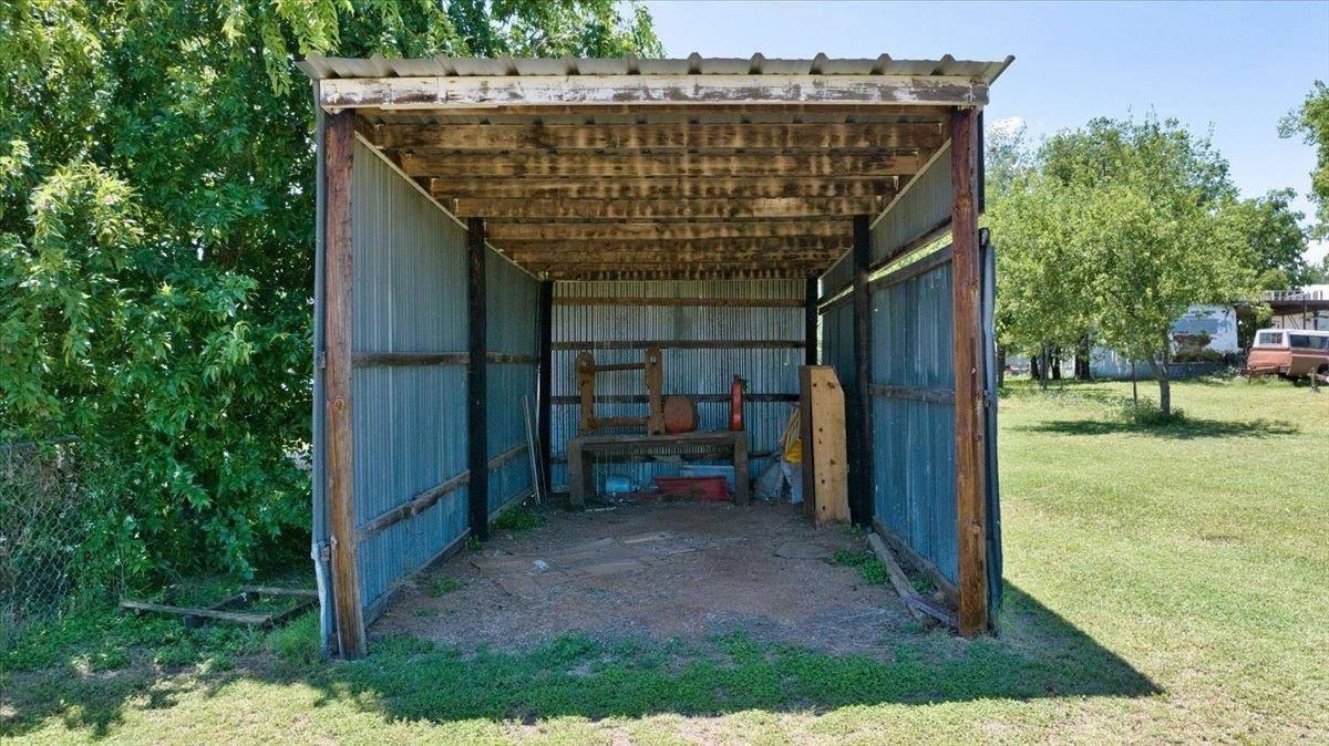 209 E Houston ST, Llano, TX 78643-0000