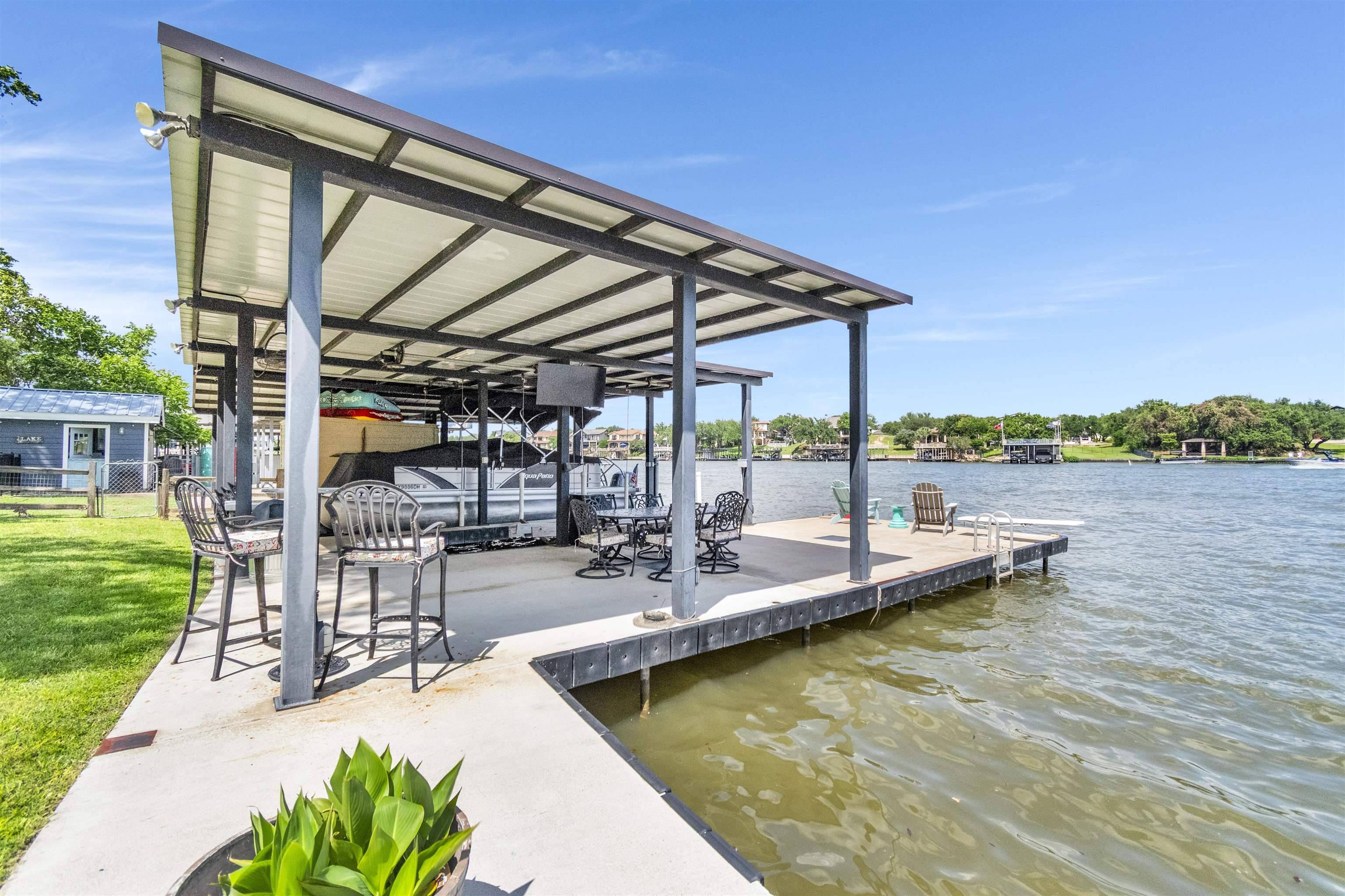124 Riverbend LN, Kingsland, TX 78639