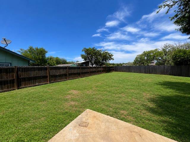 6811 River Oaks DR, Kingsland, TX 78639