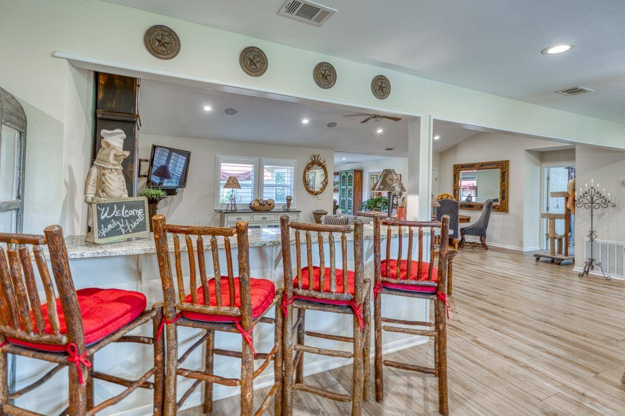 215 McGee Trail, Kingsland, TX 78639