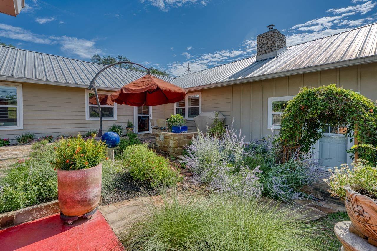 215 McGee Trail, Kingsland, TX 78639