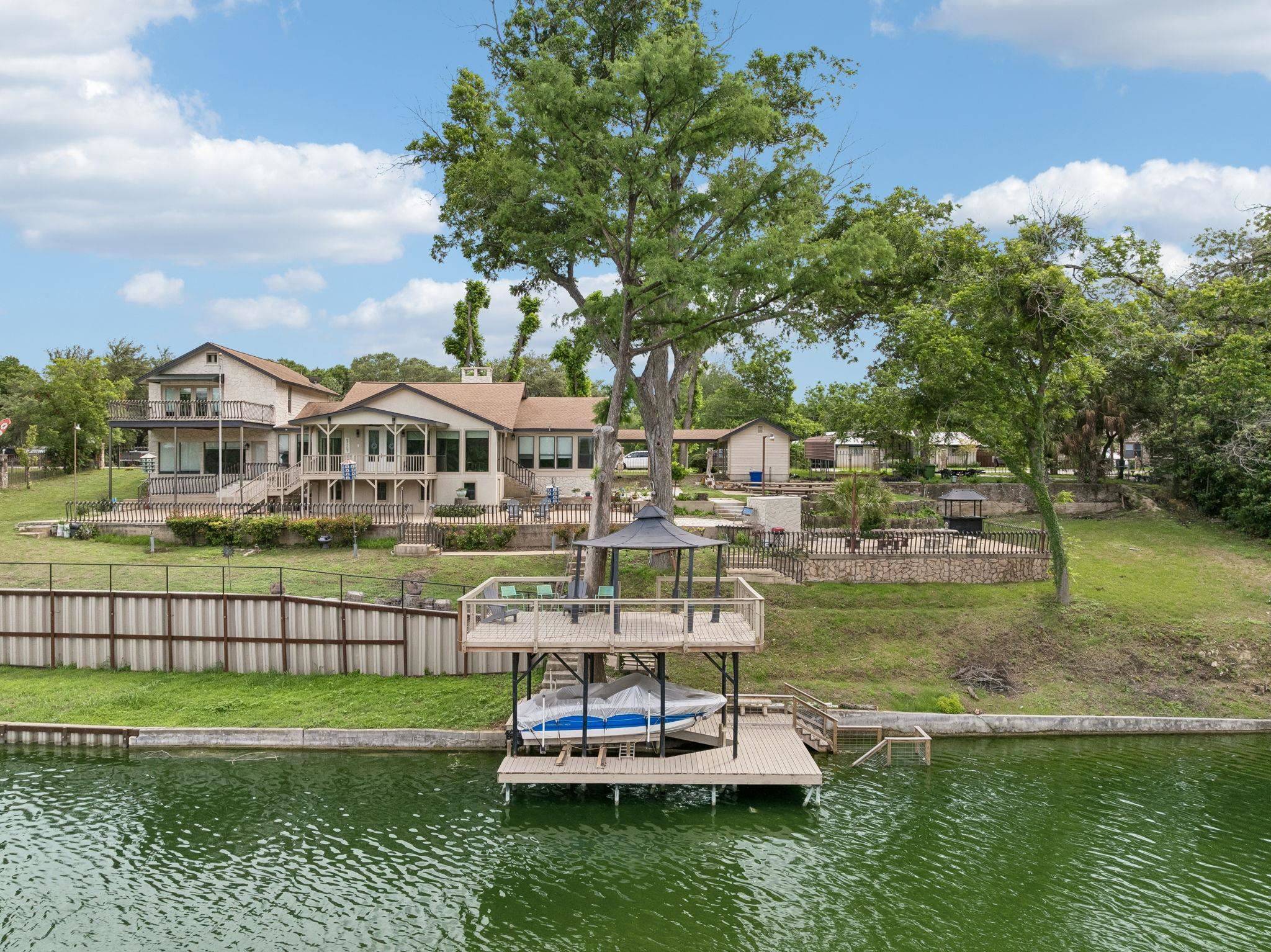 939 Reiley RD, Seguin, TX 78155