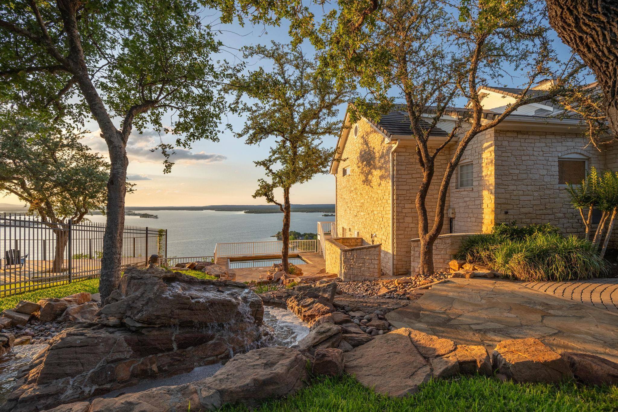 105 Dalton, Horseshoe Bay, TX 78657