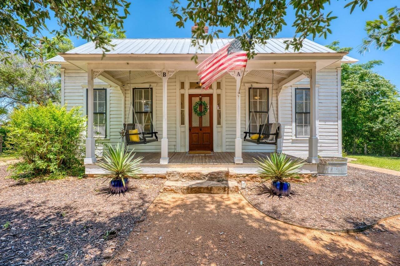 700 Bayley, Llano, TX 78643