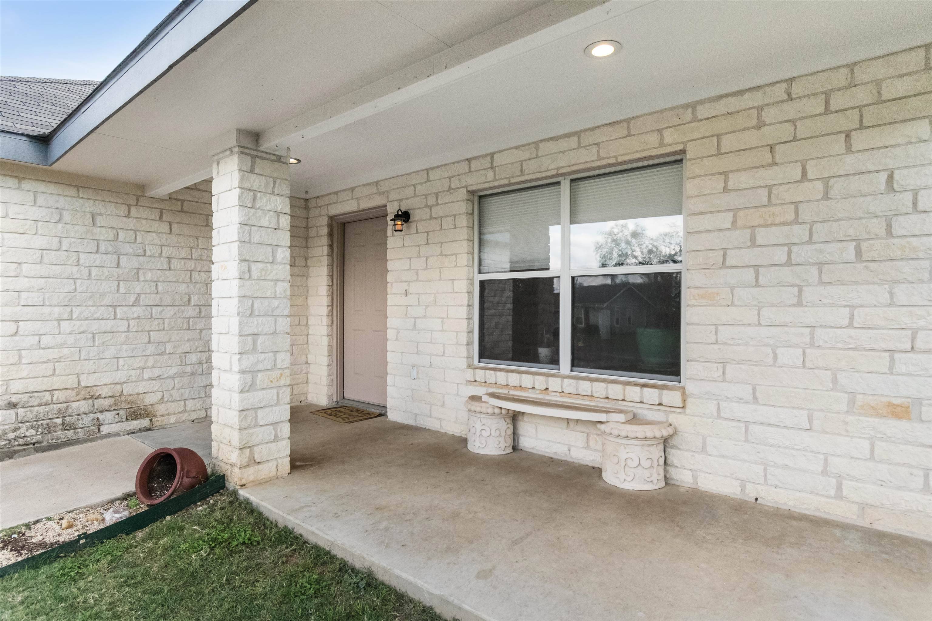634 Birch LN, Cottonwood Shores, TX 78657