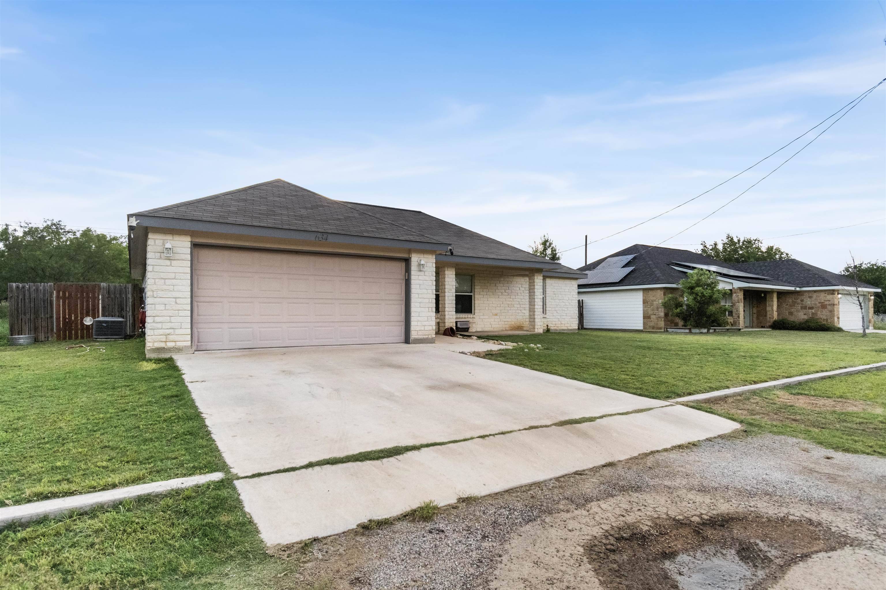 634 Birch LN, Cottonwood Shores, TX 78657